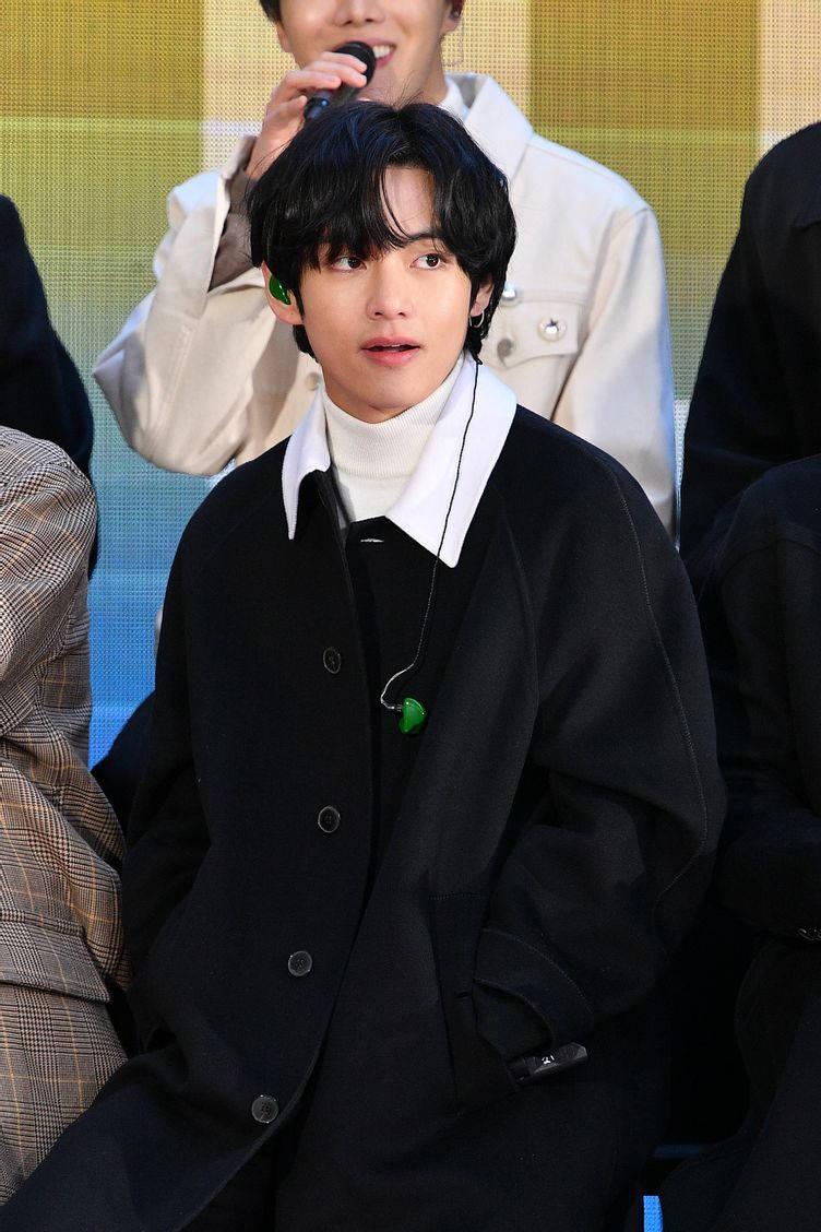 BTS V in Chic Turtleneck - Showcasing Versatile Fashion — 752x1128 wallpaper