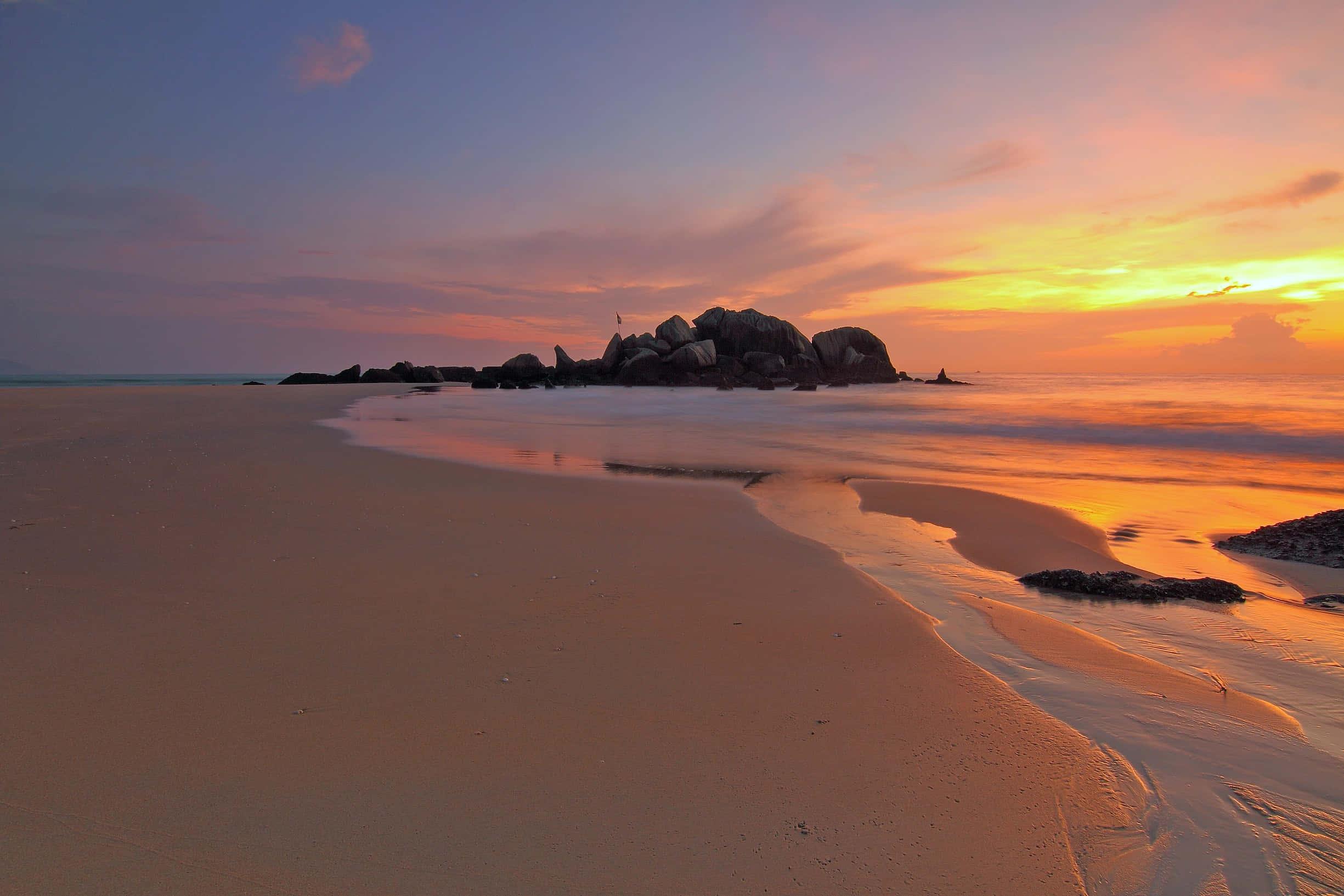 Captivating Scenic Beach View — 2450x1633 wallpaper
