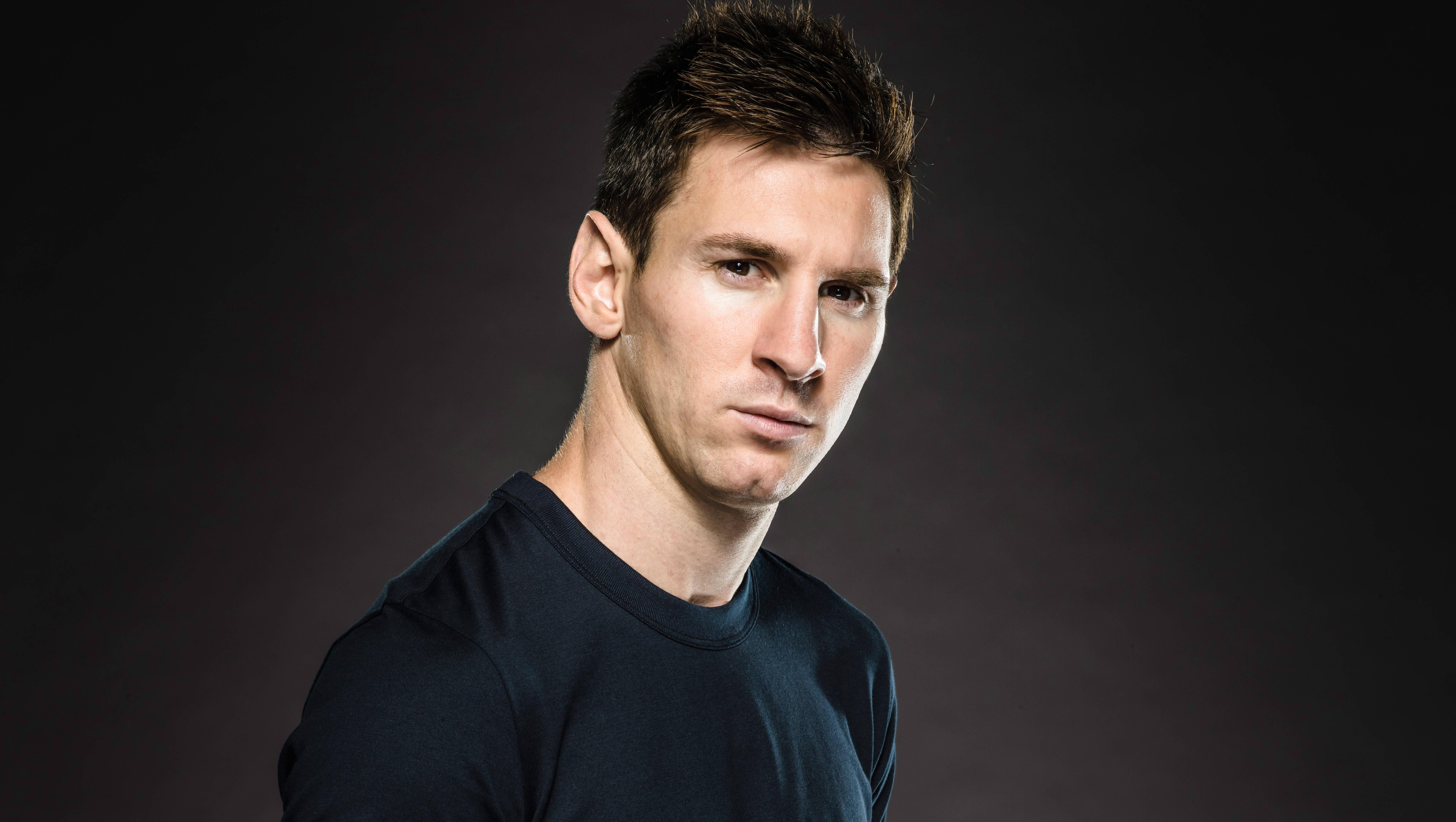 Casual Messi 4k Ultra HD — 7656x4320 wallpaper