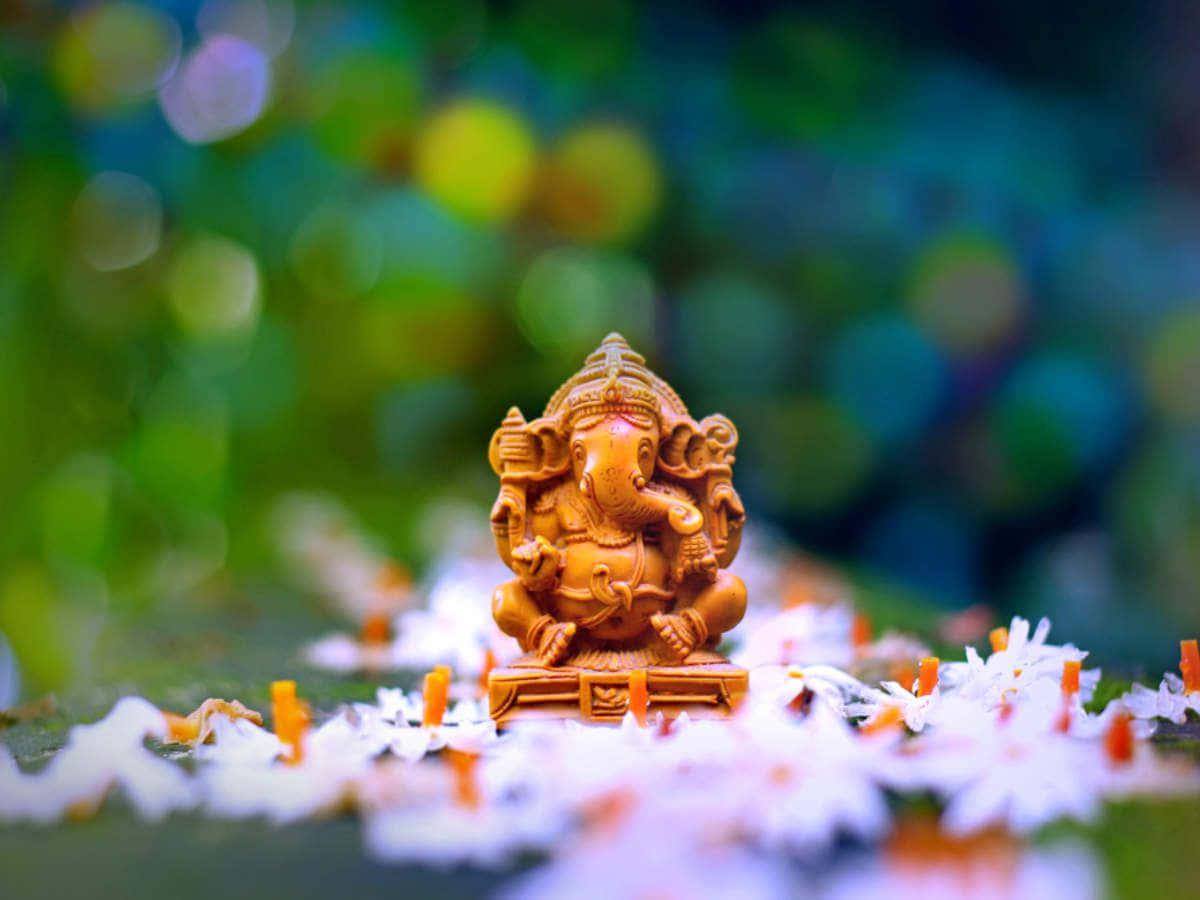 Celebrate Lord Ganesh with this magnificent wallpaper — 1200x900 wallpaper