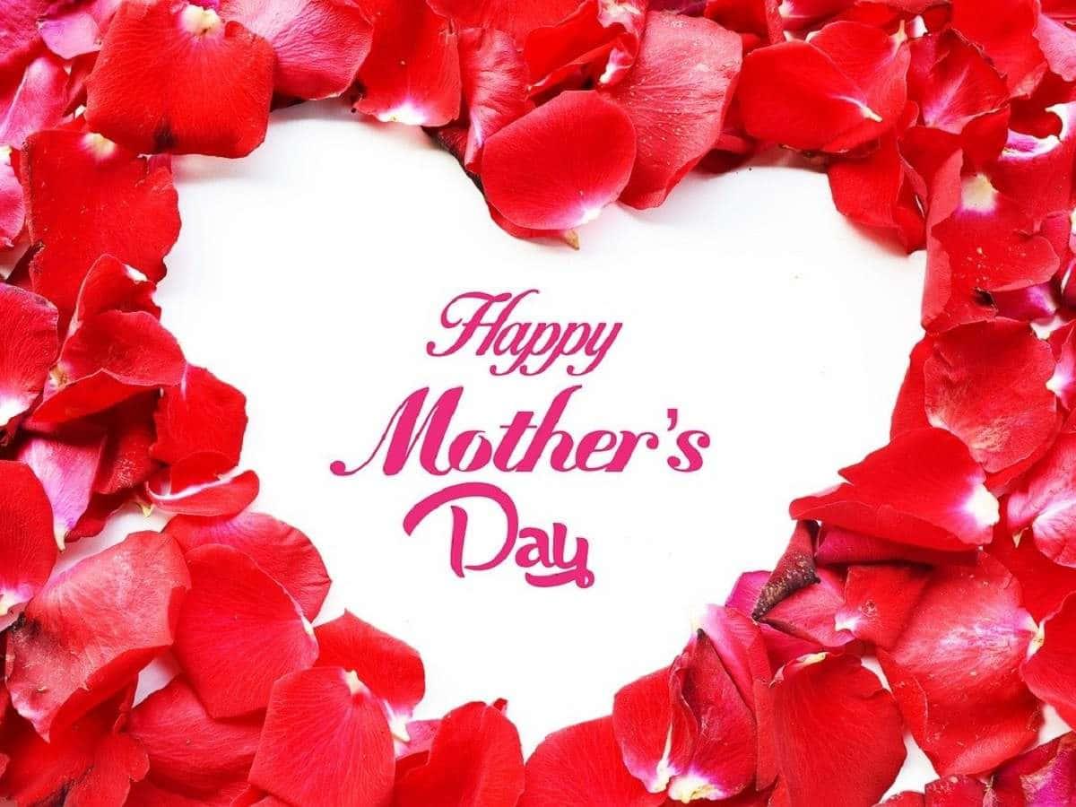 Celebrate Mothers Day with a smile and a hug — 1200x900 wallpaper