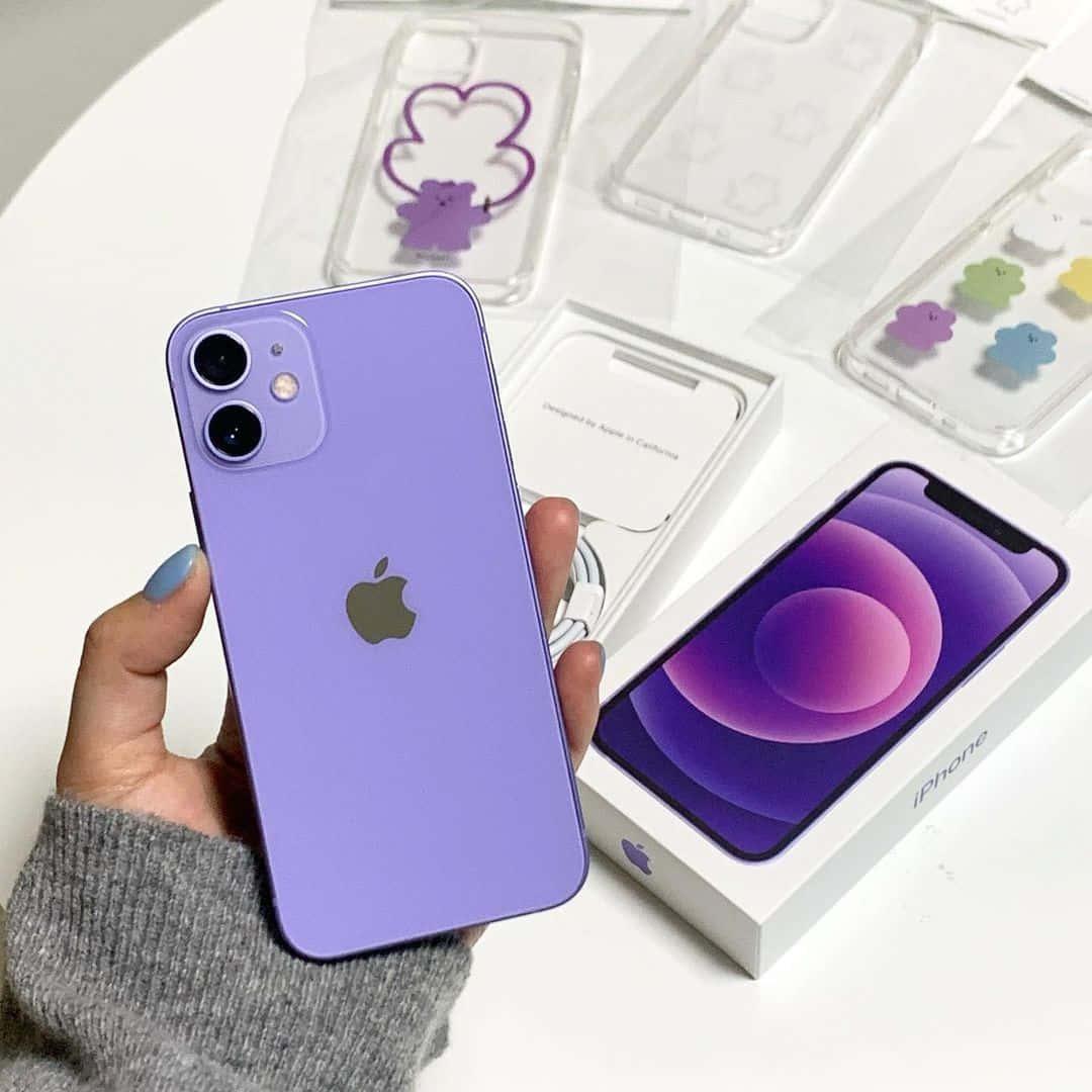 Check Out the New Features of iPhone 12 — 1080x1080 wallpaper