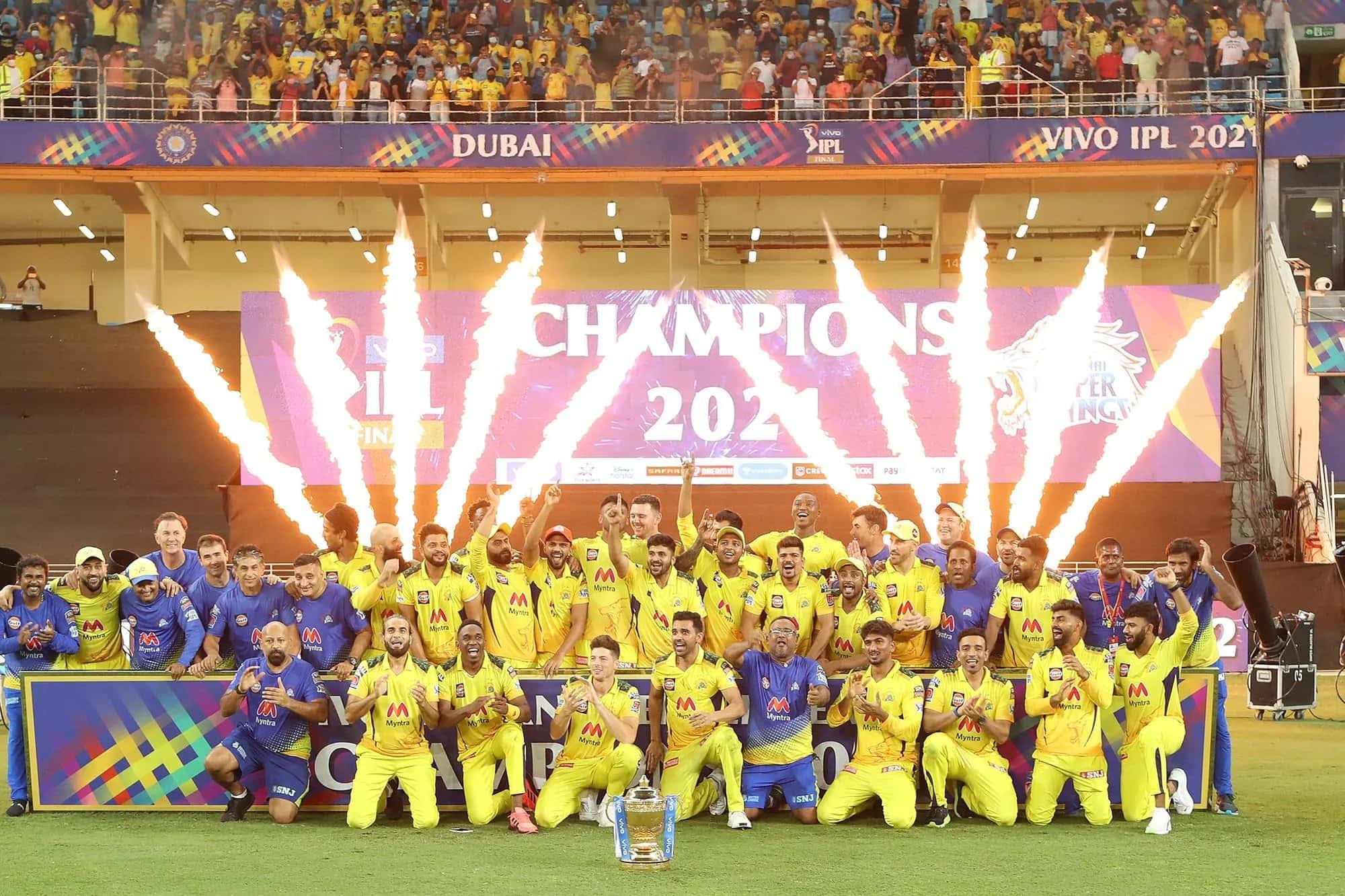 Chennai Super Kings in Action — 2000x1333 wallpaper