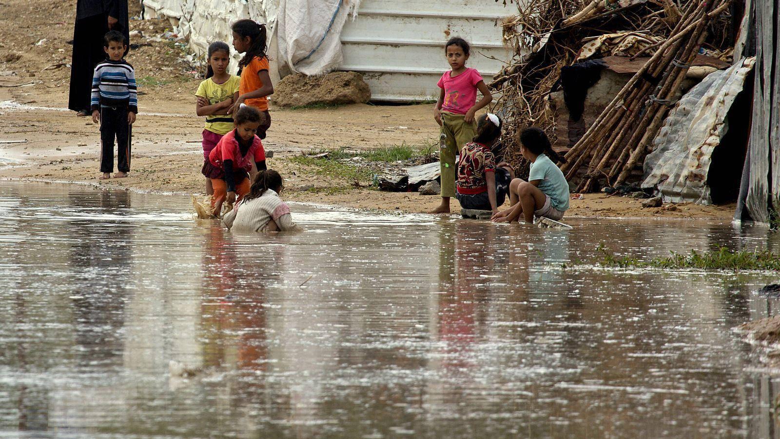 Children At Palestine — 1600x900 wallpaper