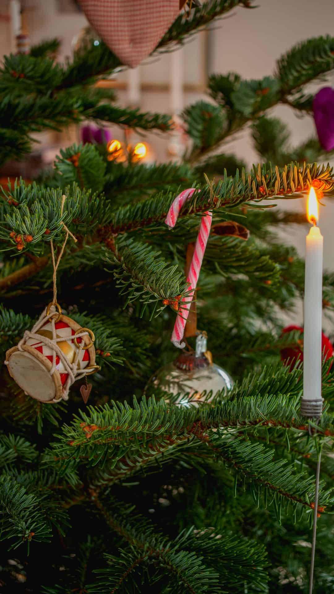 Christmas Tree IPhone With Candle — 1080x1920 wallpaper