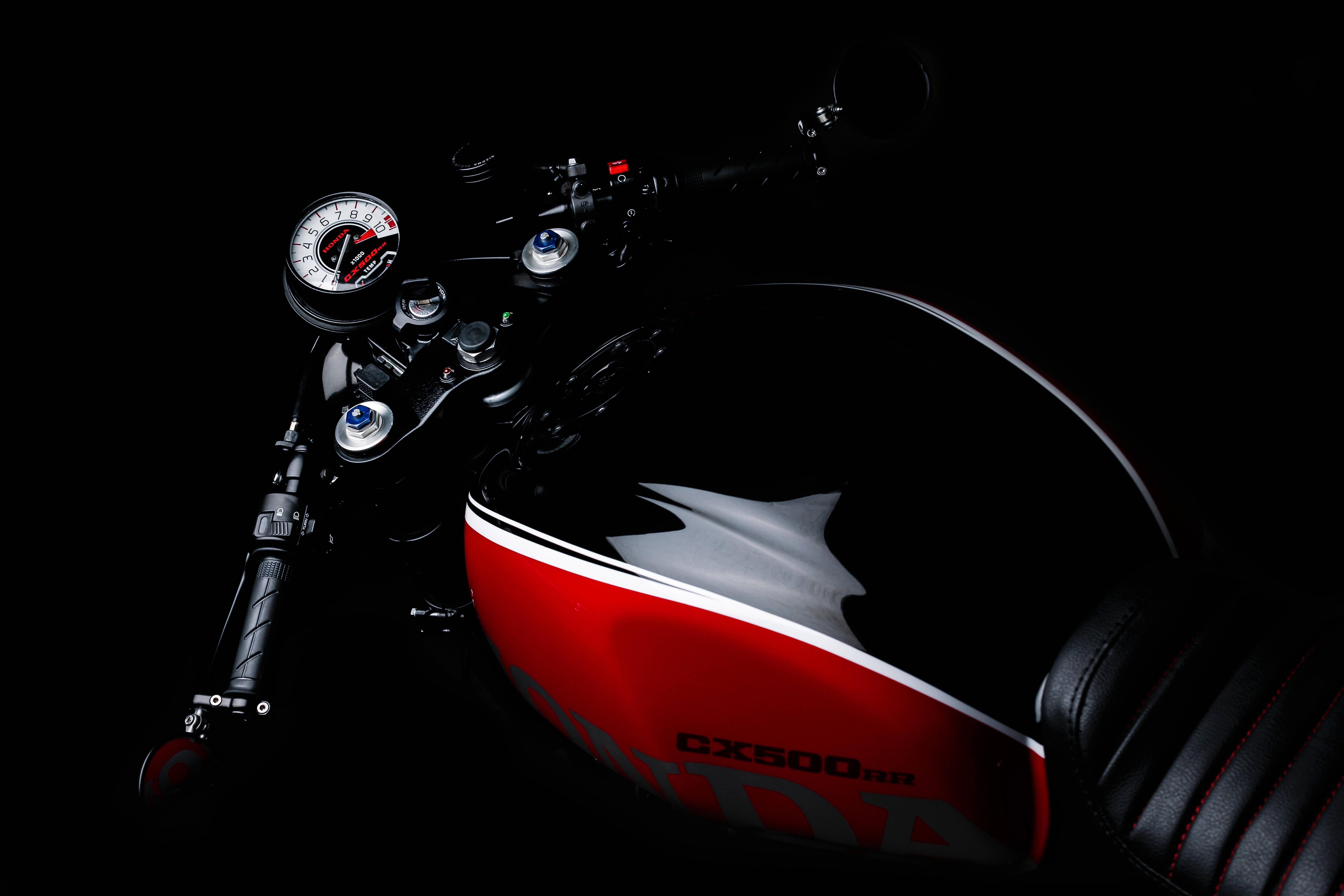 Classic Motorcycle, Close-Up View — 6000x4000 wallpaper
