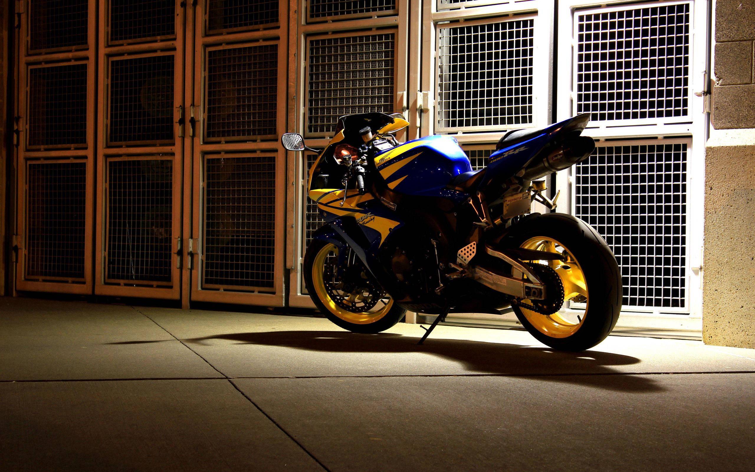Combining Adventure & Comfort at Night — 2560x1600 wallpaper