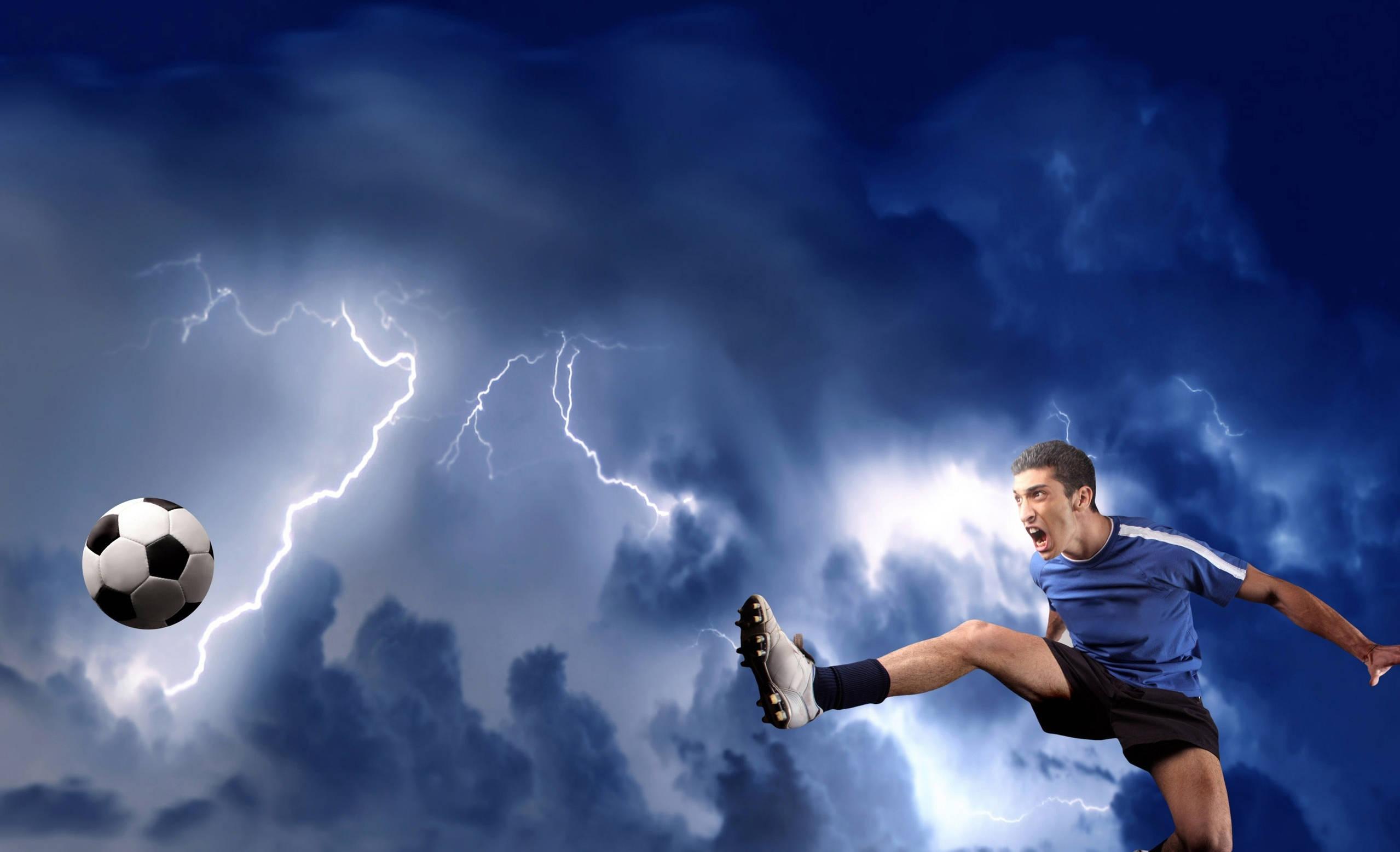 Cool Soccer Player Lightning Background — 2558x1558 wallpaper