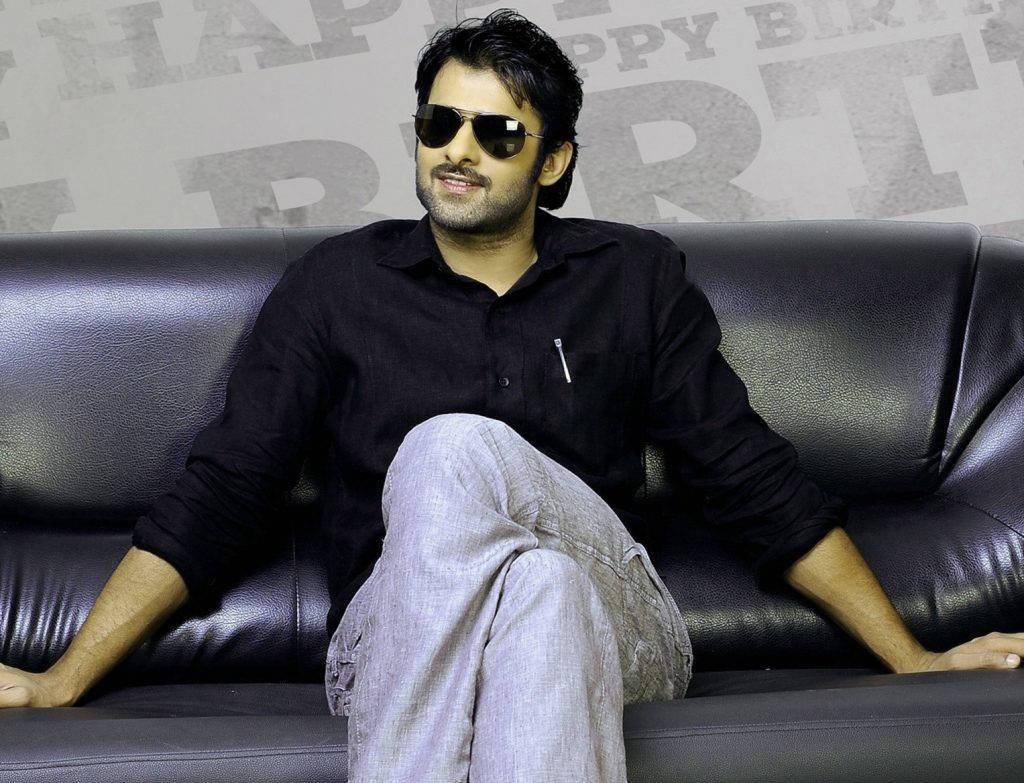 Cool South Hero On Sofa — 1024x783 wallpaper