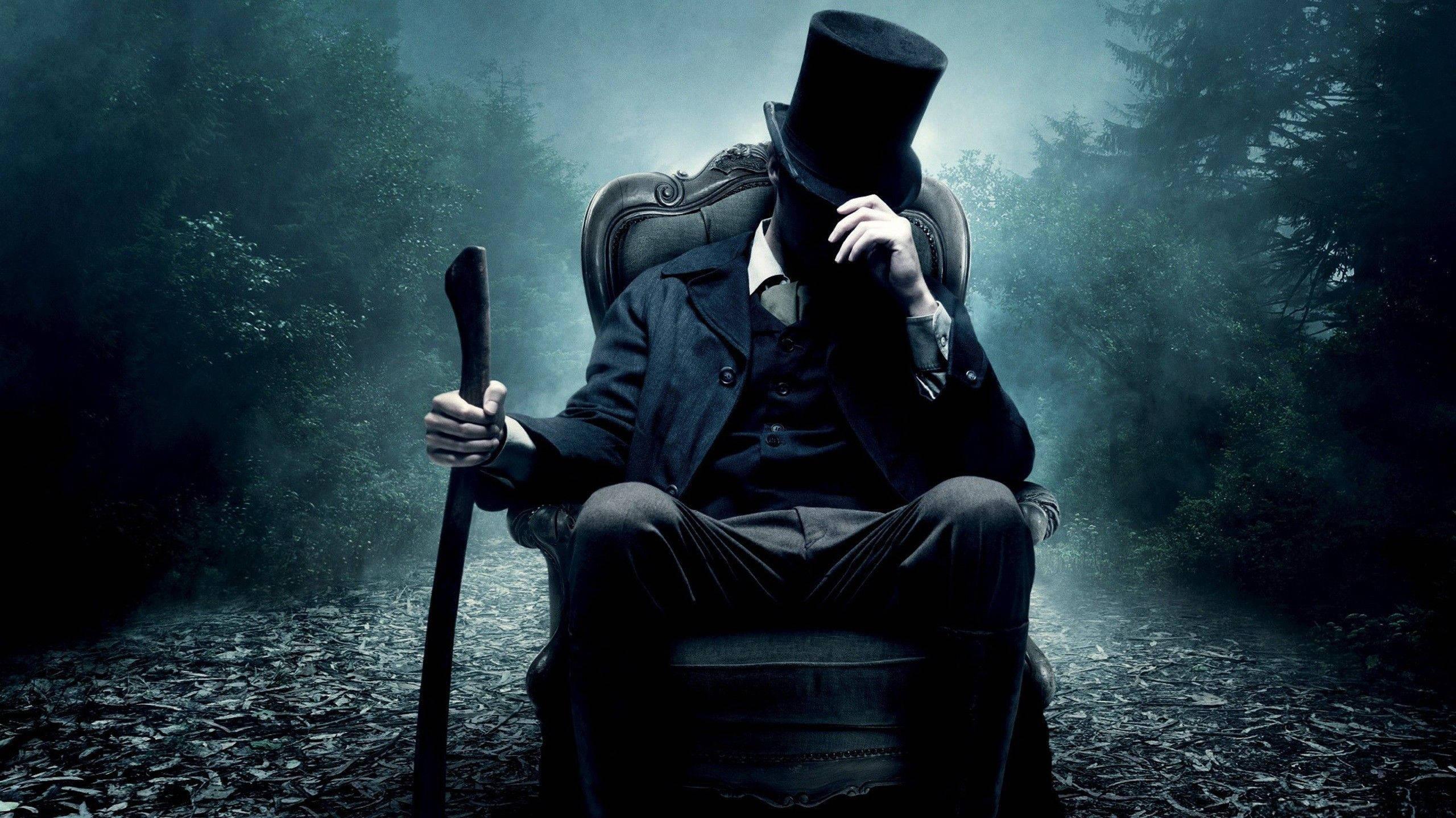 Cower in fear – is something lurking in the darkness? — 2560x1440 wallpaper