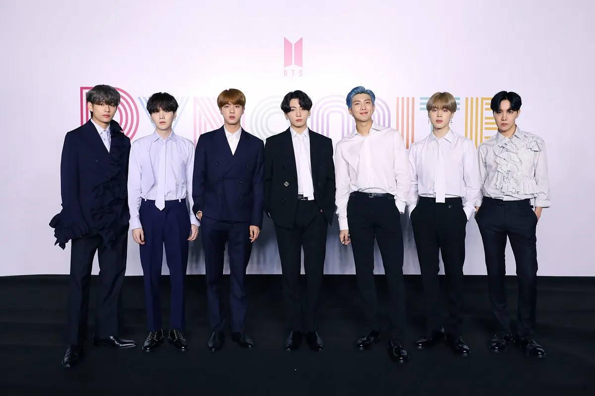Cute BTS Group On Stage Together — 1200x799 wallpaper