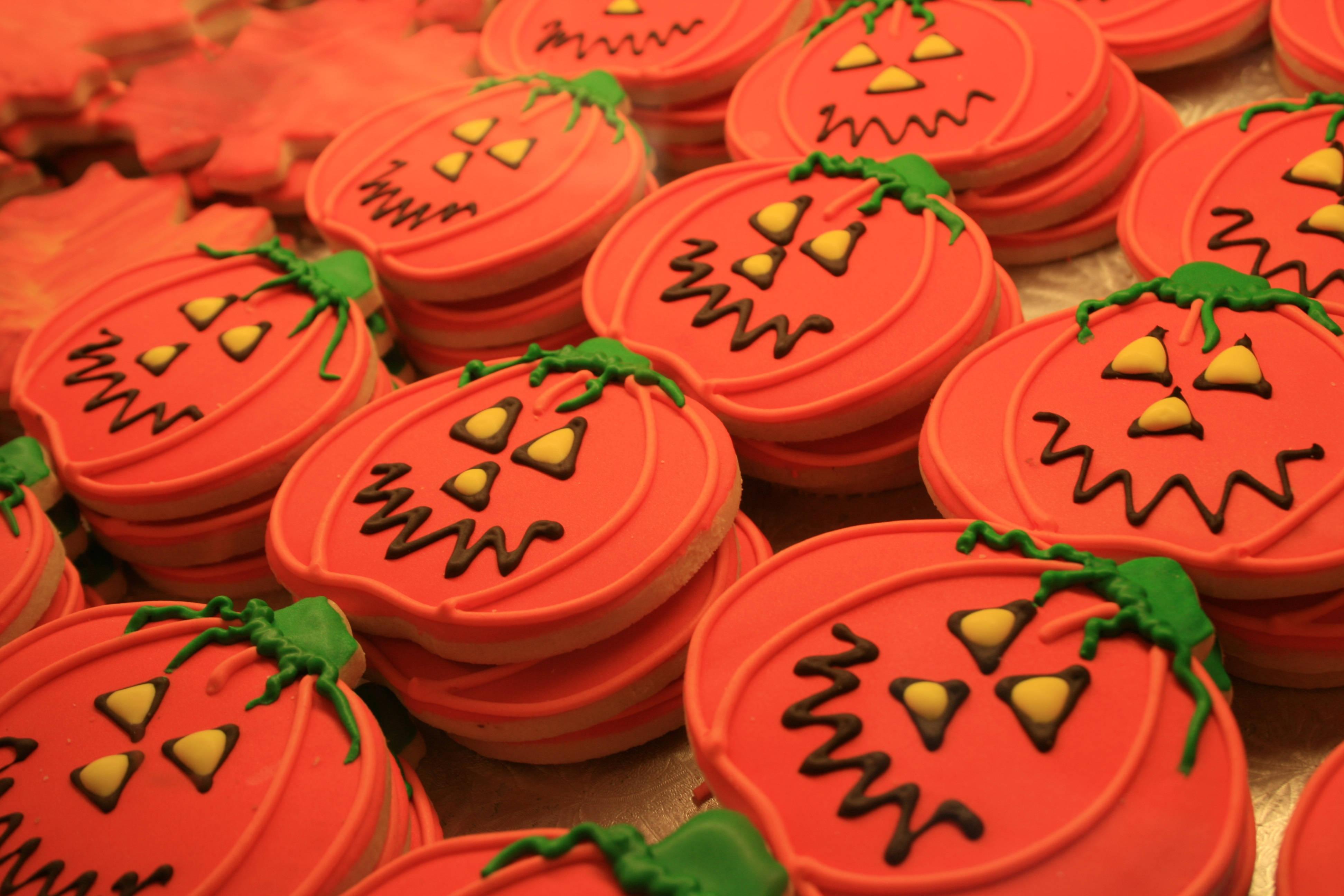 Cute Halloween Pumpkin Cookies — 3888x2592 wallpaper