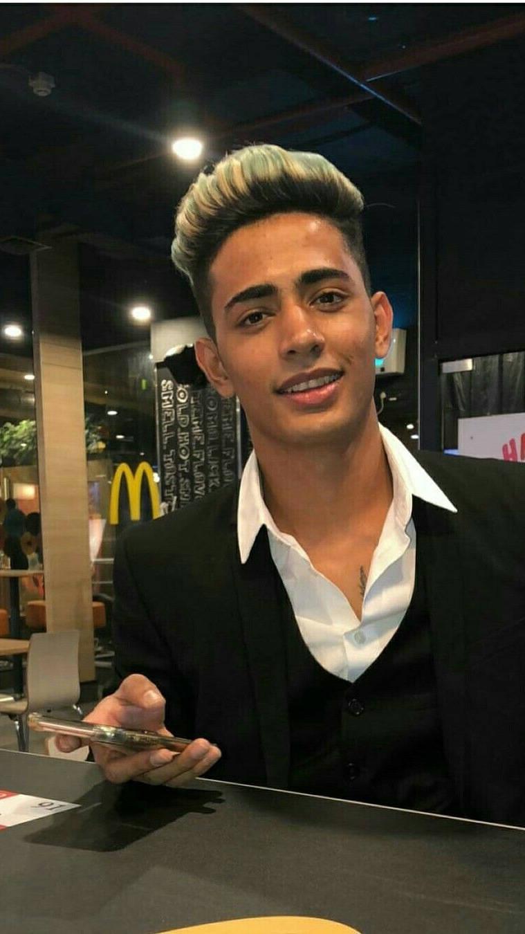 Danish Zehen HD In McDonalds — 759x1350 wallpaper