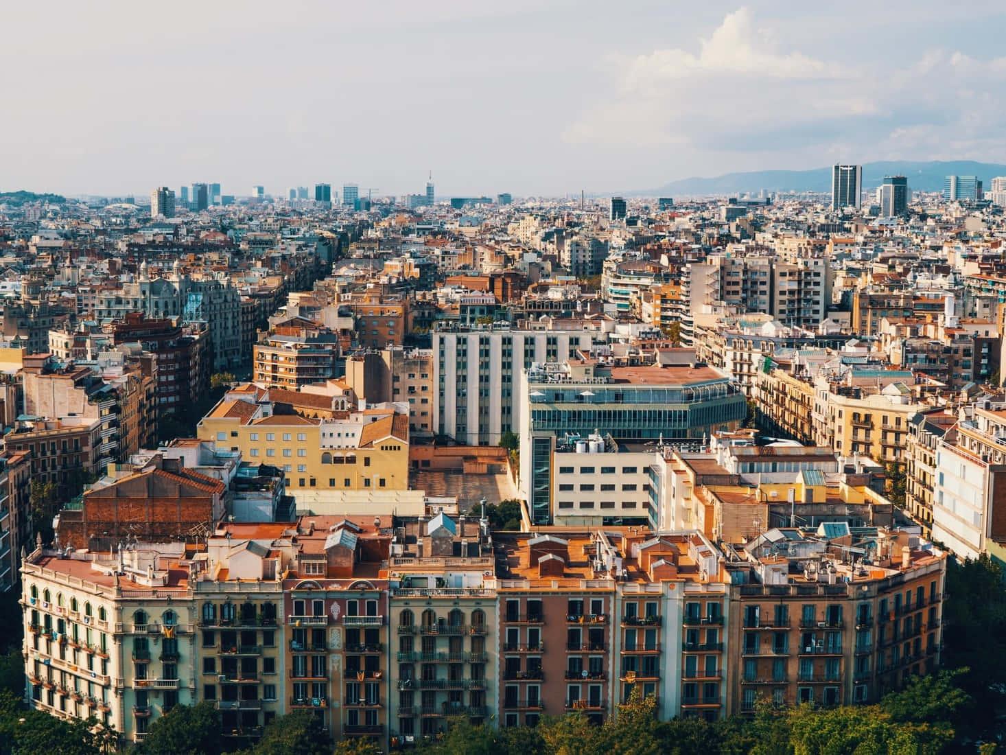 Discovering the Beauty of Barcelona's Cityscape — 1466x1100 wallpaper