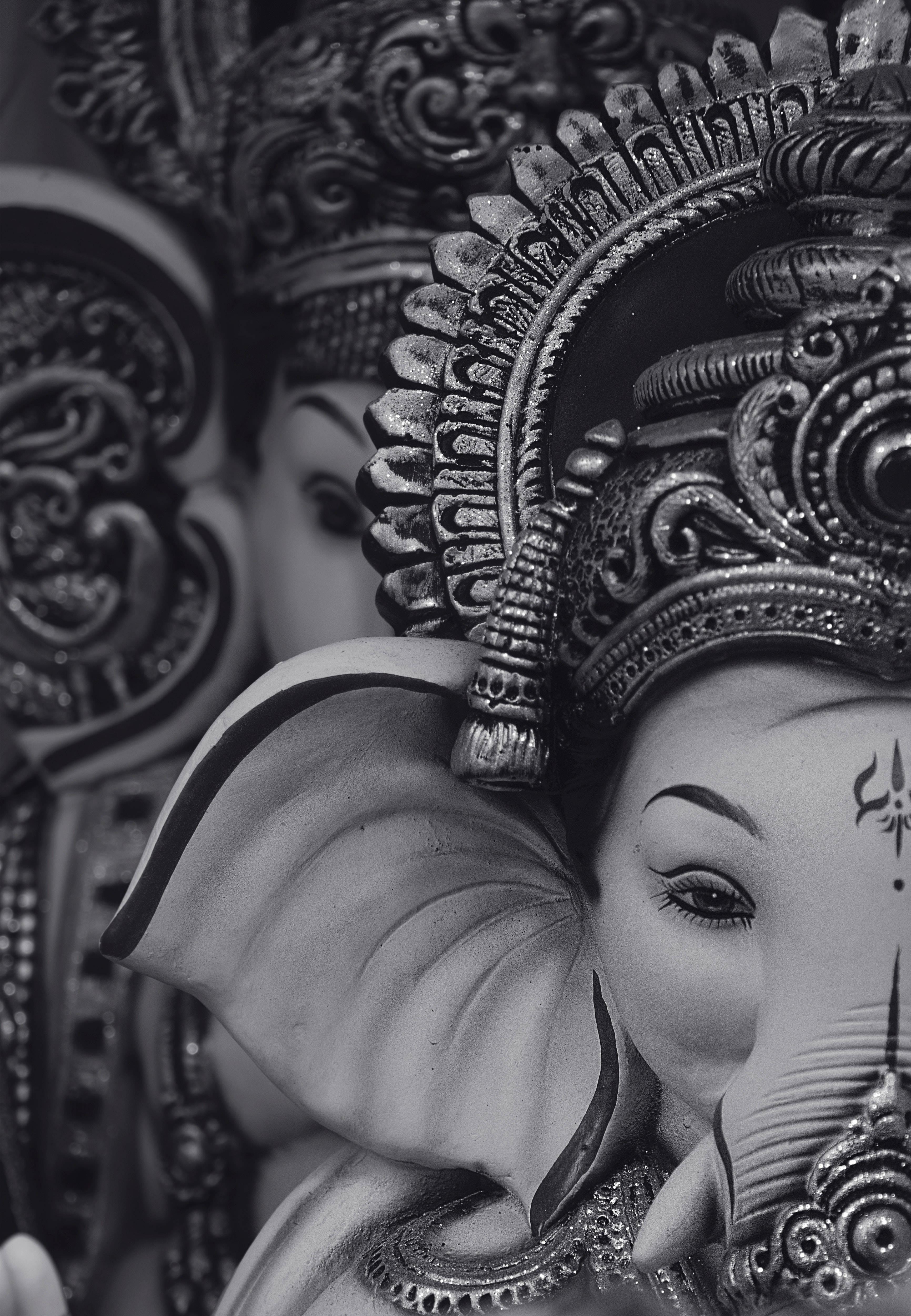 Divine Black and White Ganesha Illustration on Mobile — 3463x5000 wallpaper