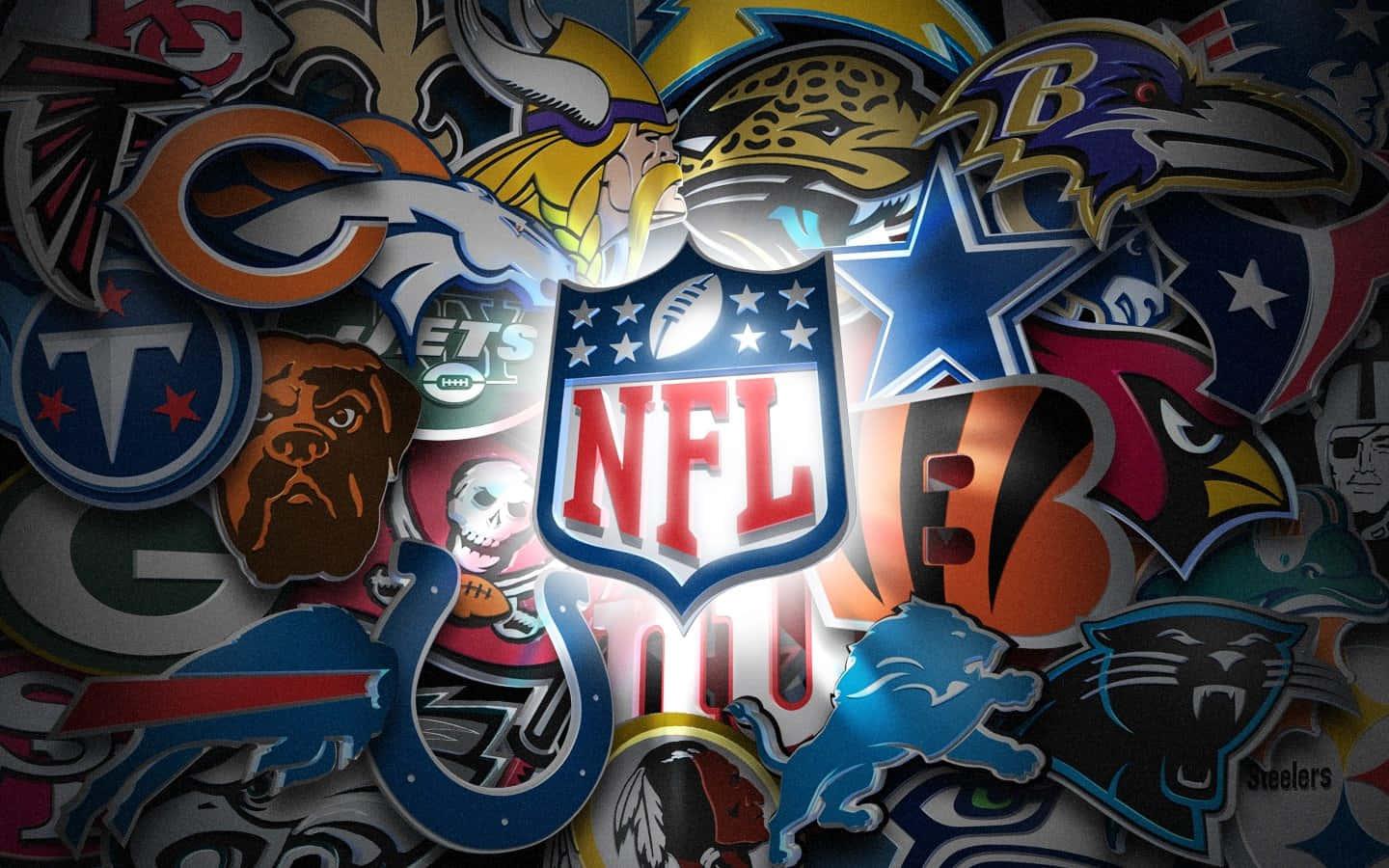 Dueling quarterbacks battle in the NFL — 1440x900 wallpaper
