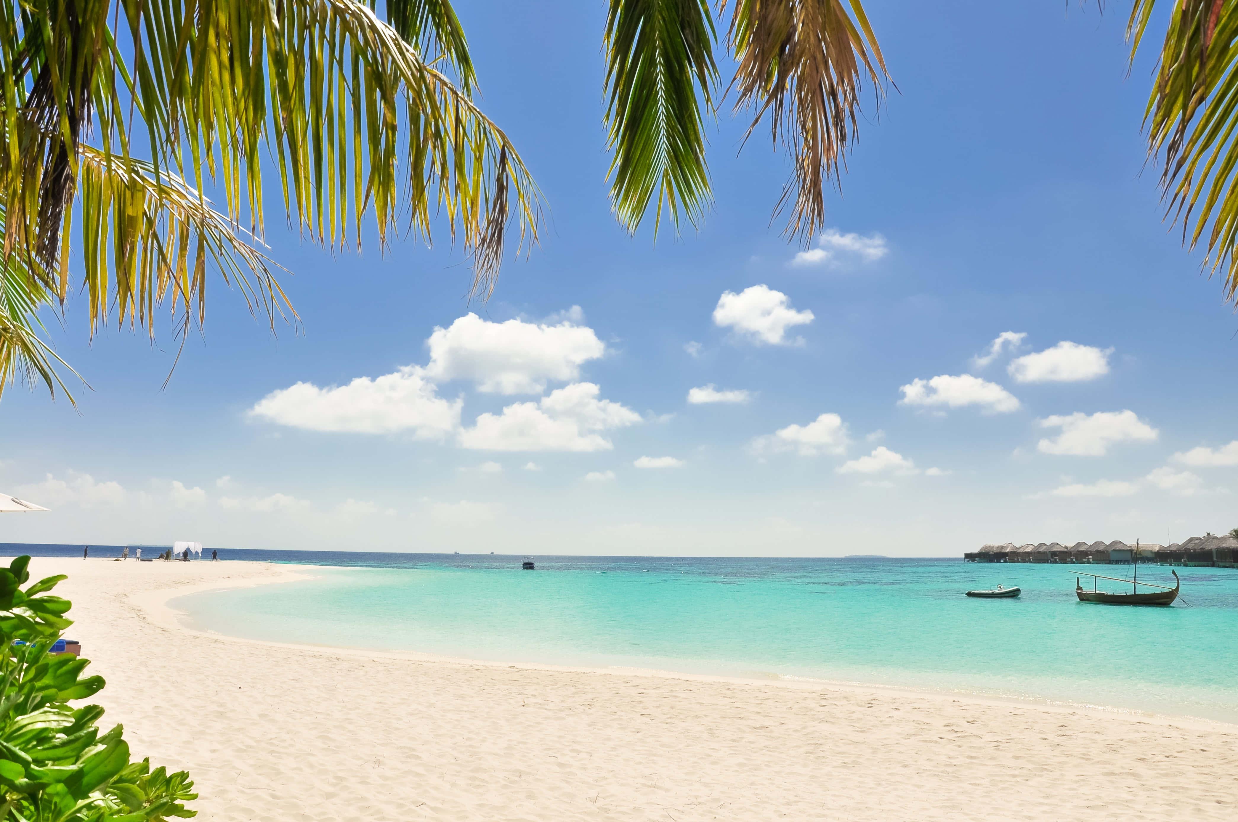 Enjoy the tranquility of the beach — 4180x2776 wallpaper