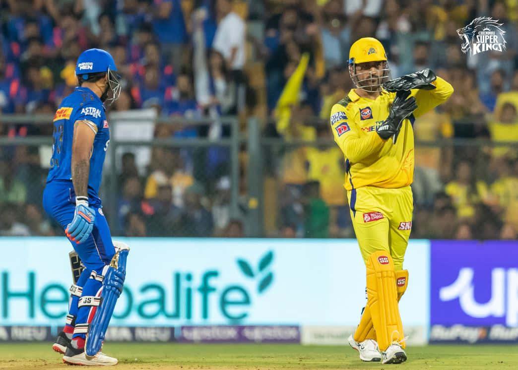 Exciting CSK cricket match action — 1044x746 wallpaper