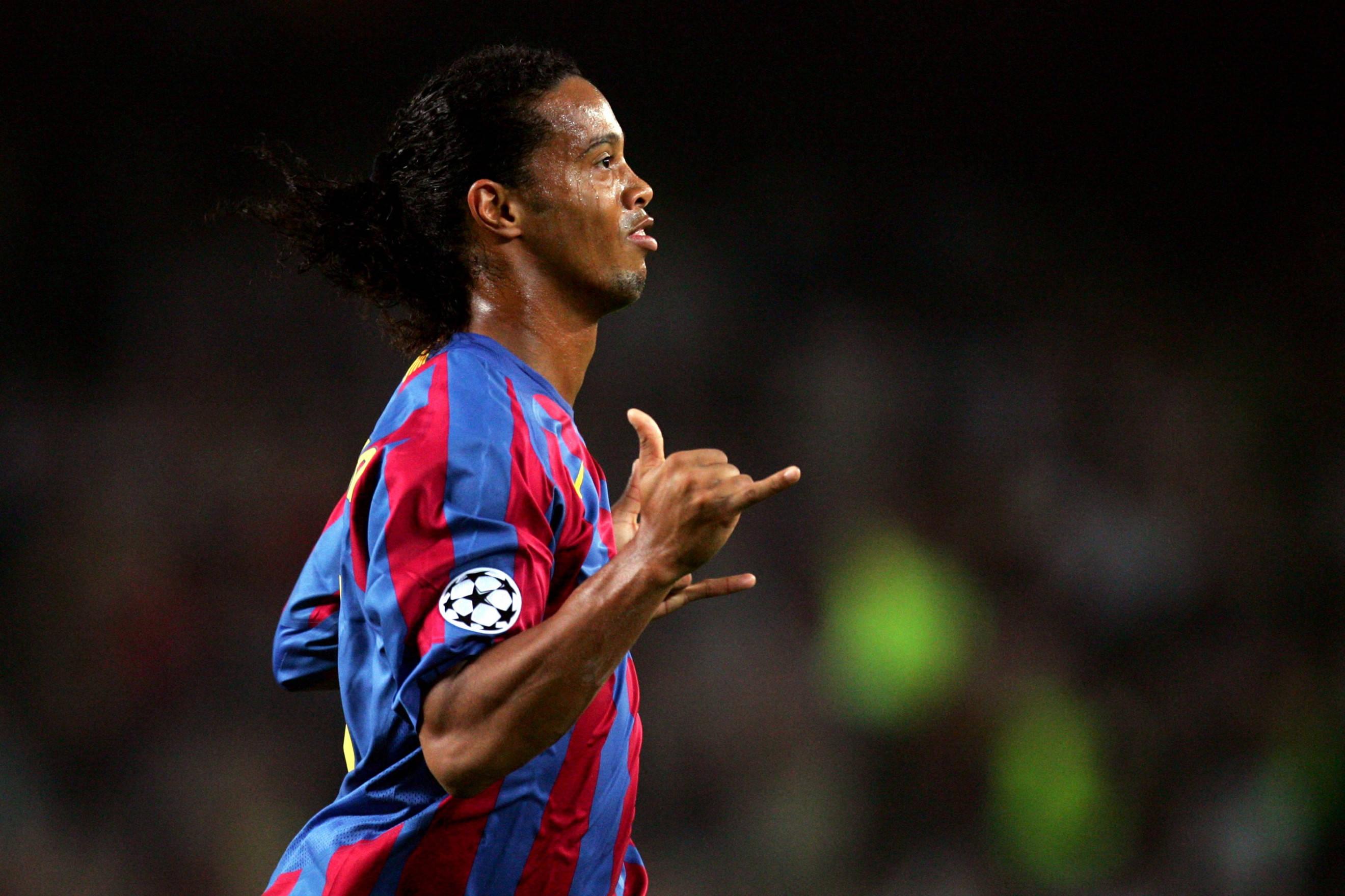 Famous Footballer Ronaldinho — 2640x1760 wallpaper