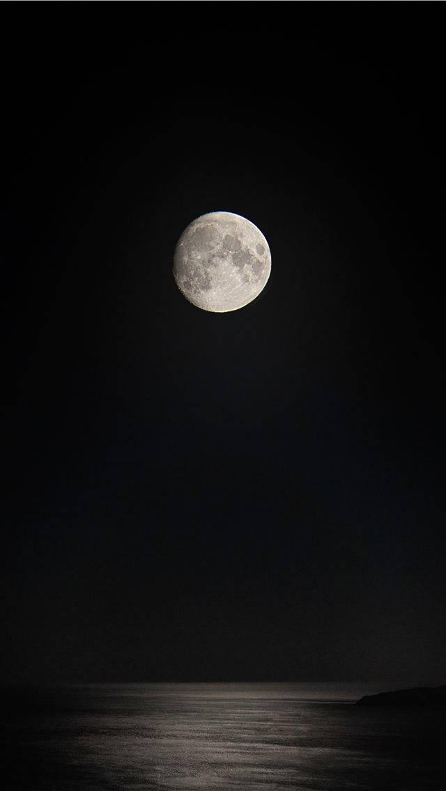 Full Moon iPhone Dark — 640x1136 wallpaper
