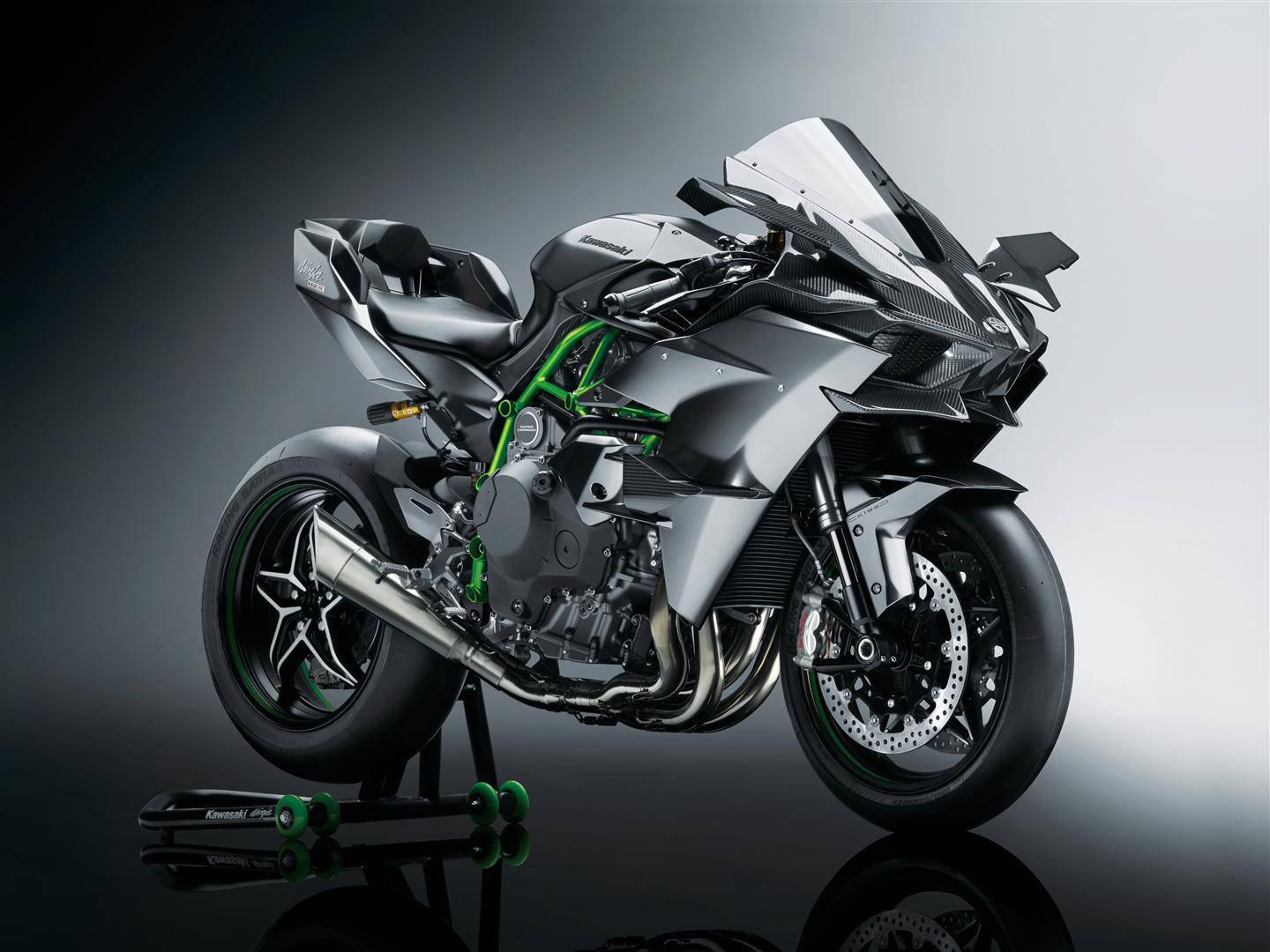 Futuristic Black Kawasaki H2r — 1440x1080 wallpaper