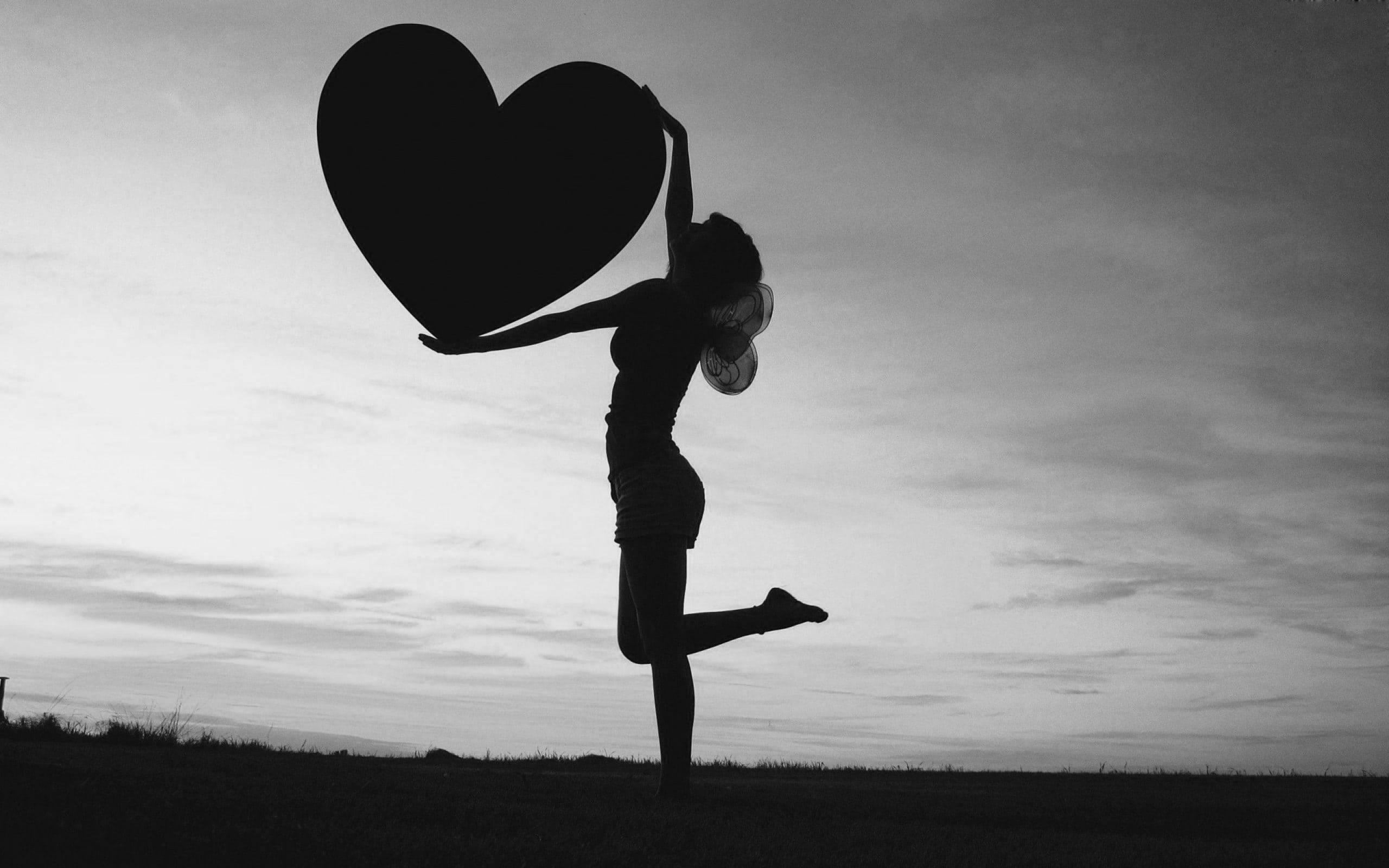 Girl Heart Silhouette Black And White PFP — 2560x1600 wallpaper