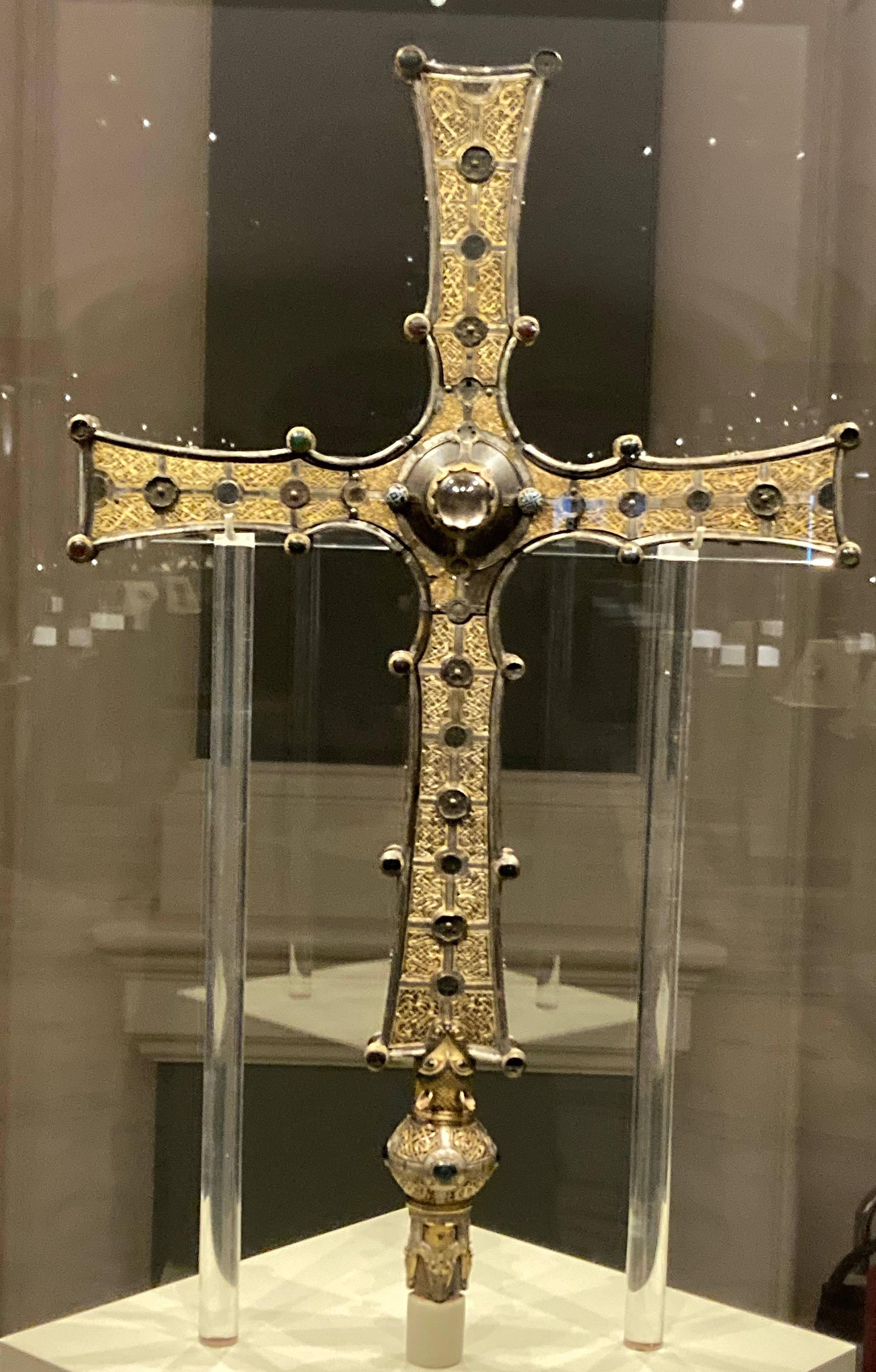 Golden Christian Cross — 2457x3849 wallpaper