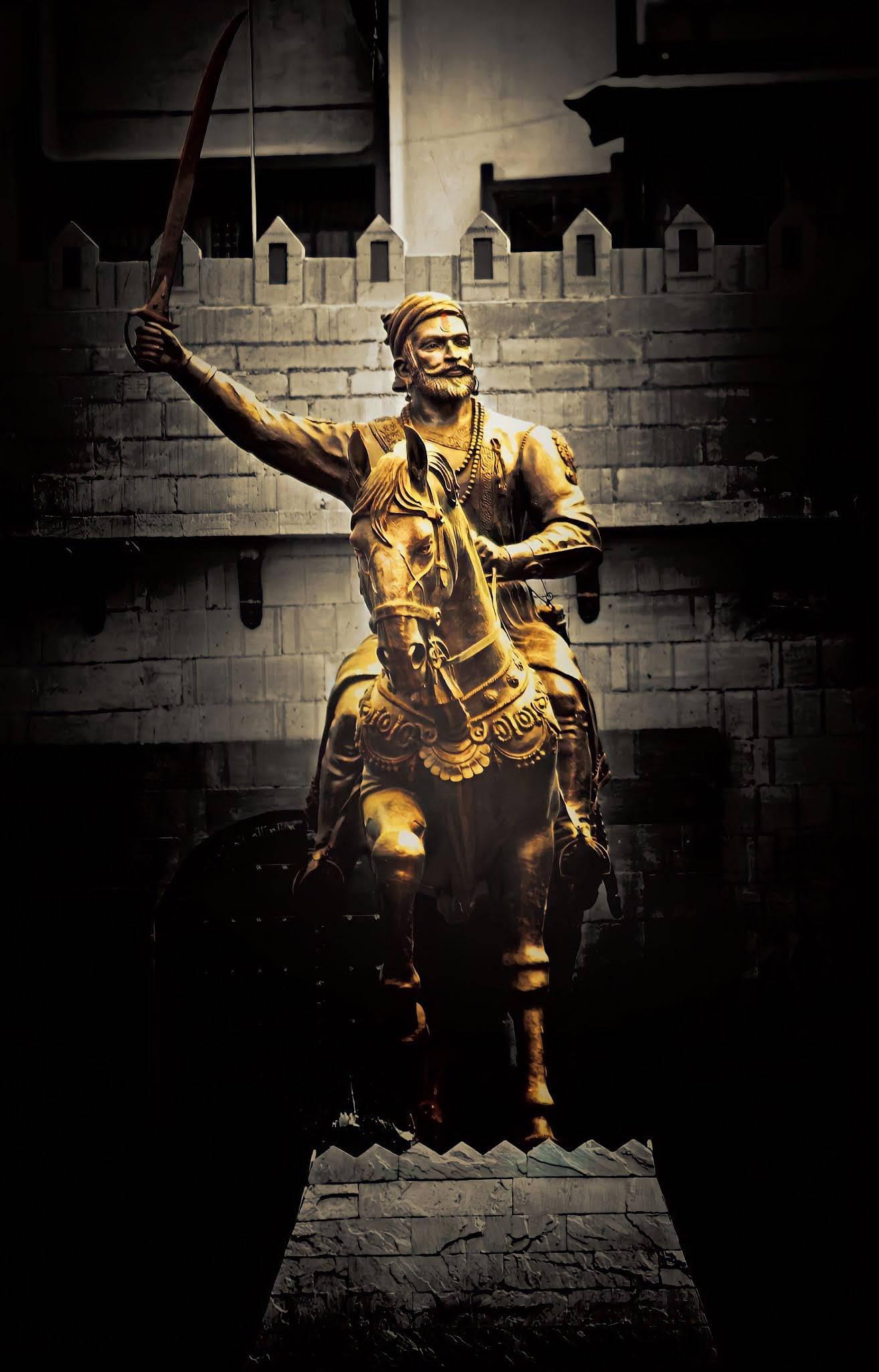 Golden Shivaji Maharaj Statue — 1313x2048 wallpaper
