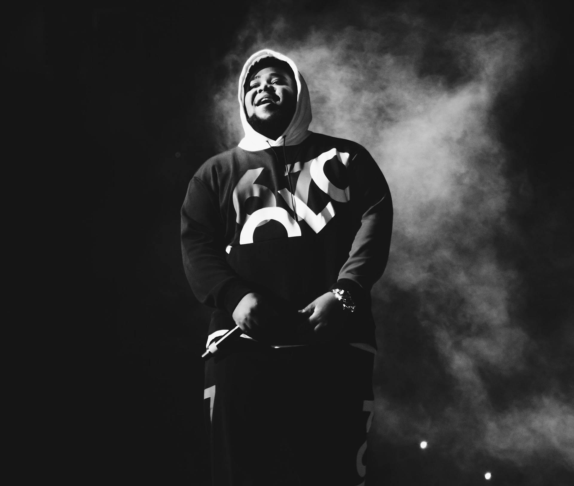 Grayscale Rod Wave On Stage — 1920x1625 wallpaper