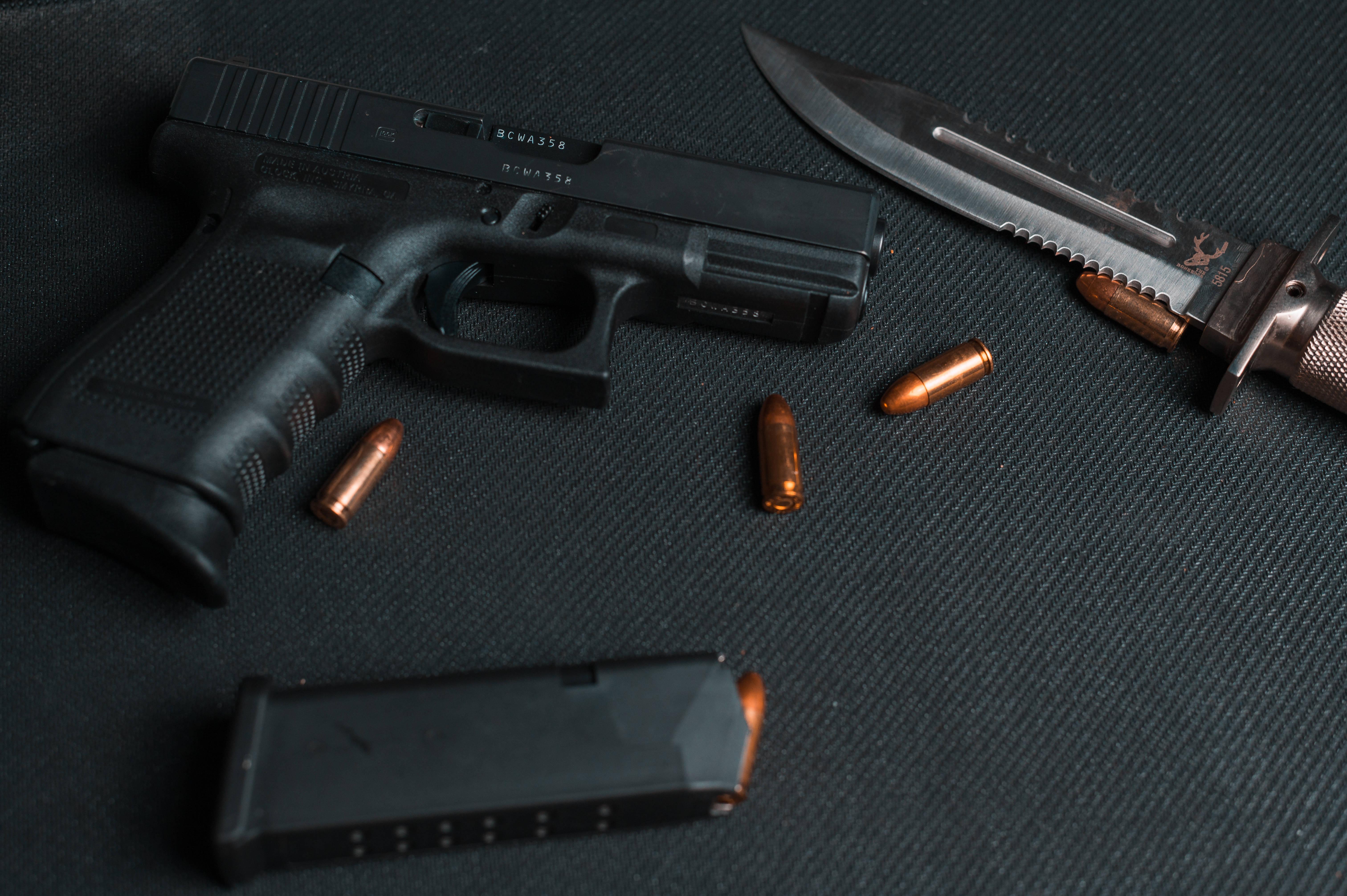 Gun And Knife — 6048x4024 wallpaper