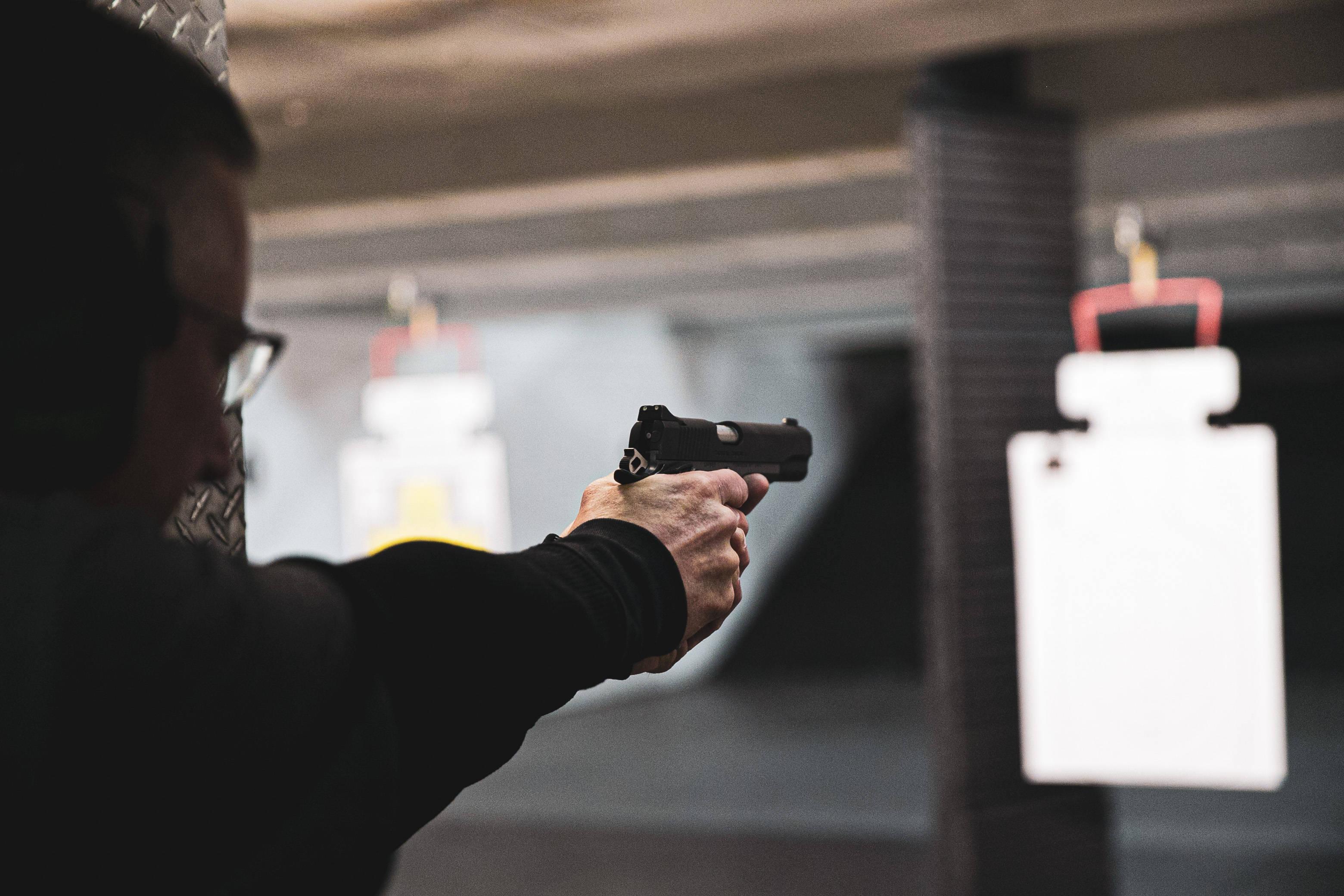 Gun On Target — 3120x2080 wallpaper