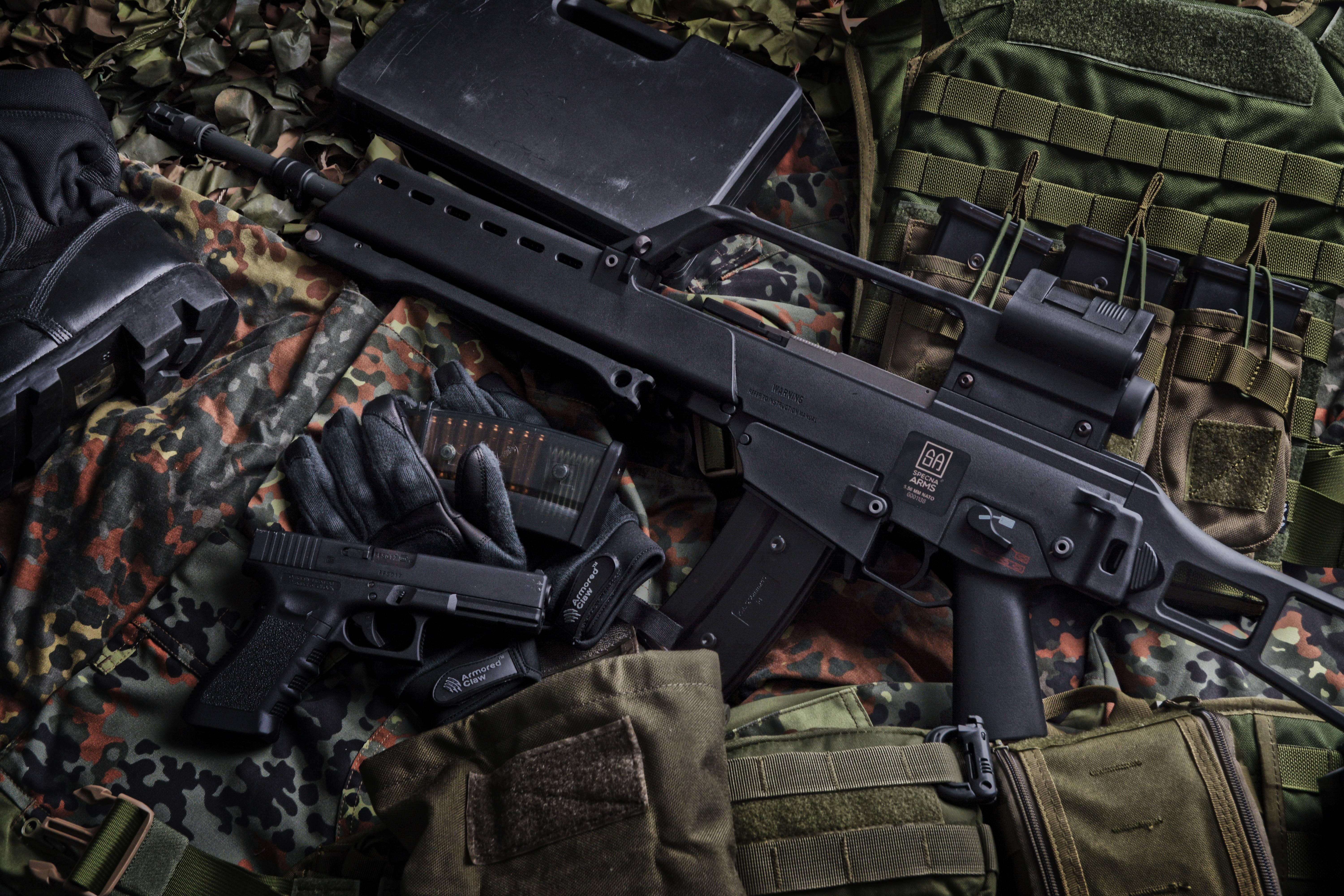 Guns And Vest — 6000x4000 wallpaper