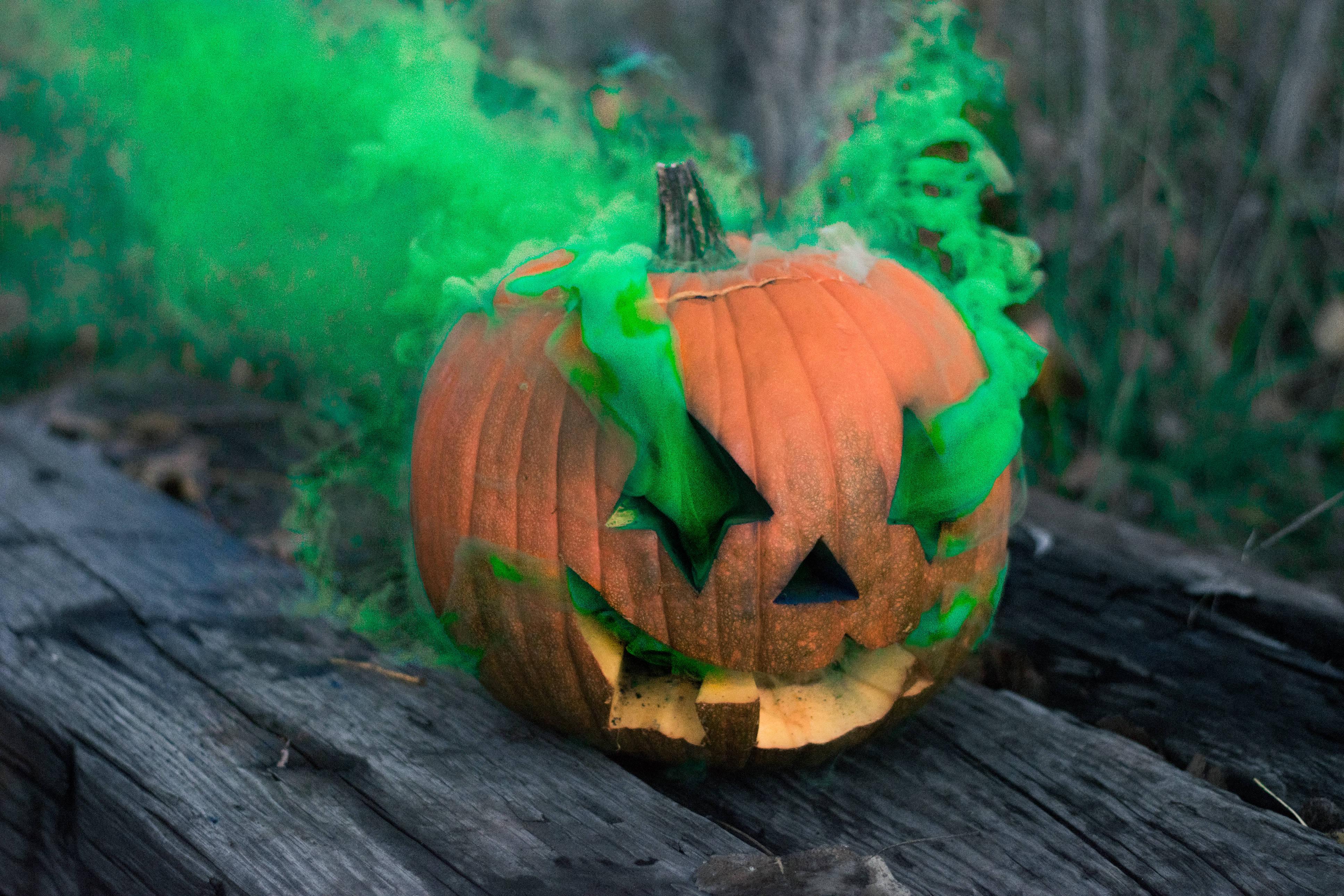 Halloween Pumpkin Green Smoke — 3872x2581 wallpaper
