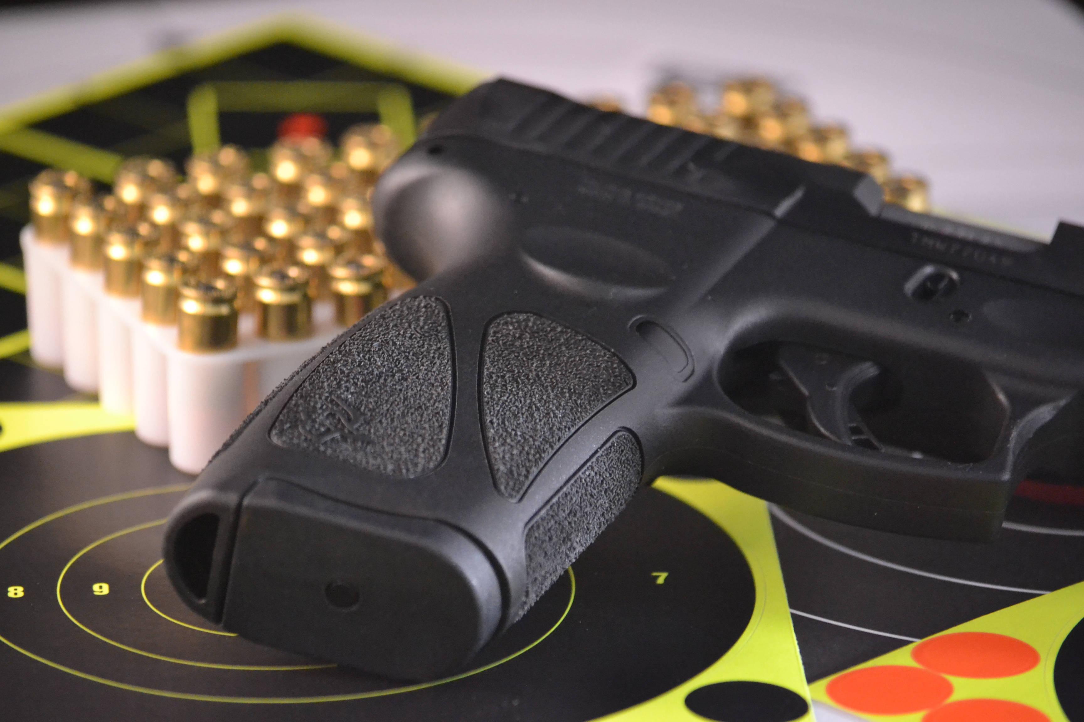 Hand Gun And Bullets — 3456x2304 wallpaper