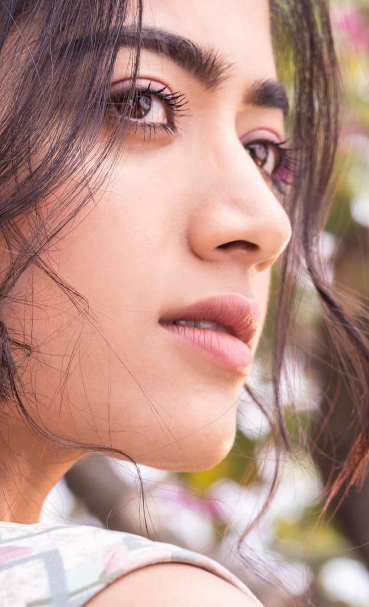 Heroine Rashmika Mandanna Closeup — 720x1184 wallpaper