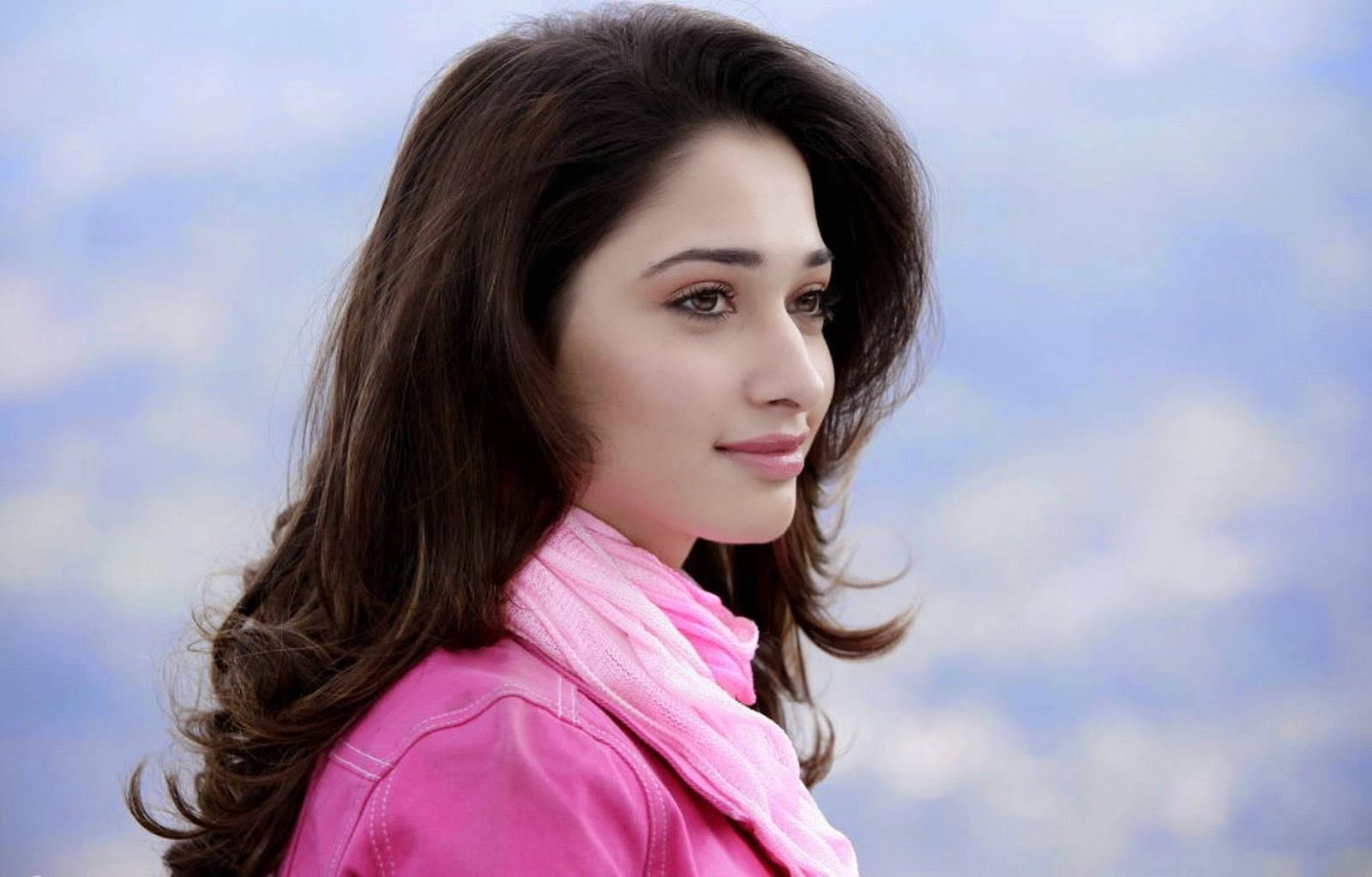Heroine Tamanna Bhatia Candid — 1600x1023 wallpaper