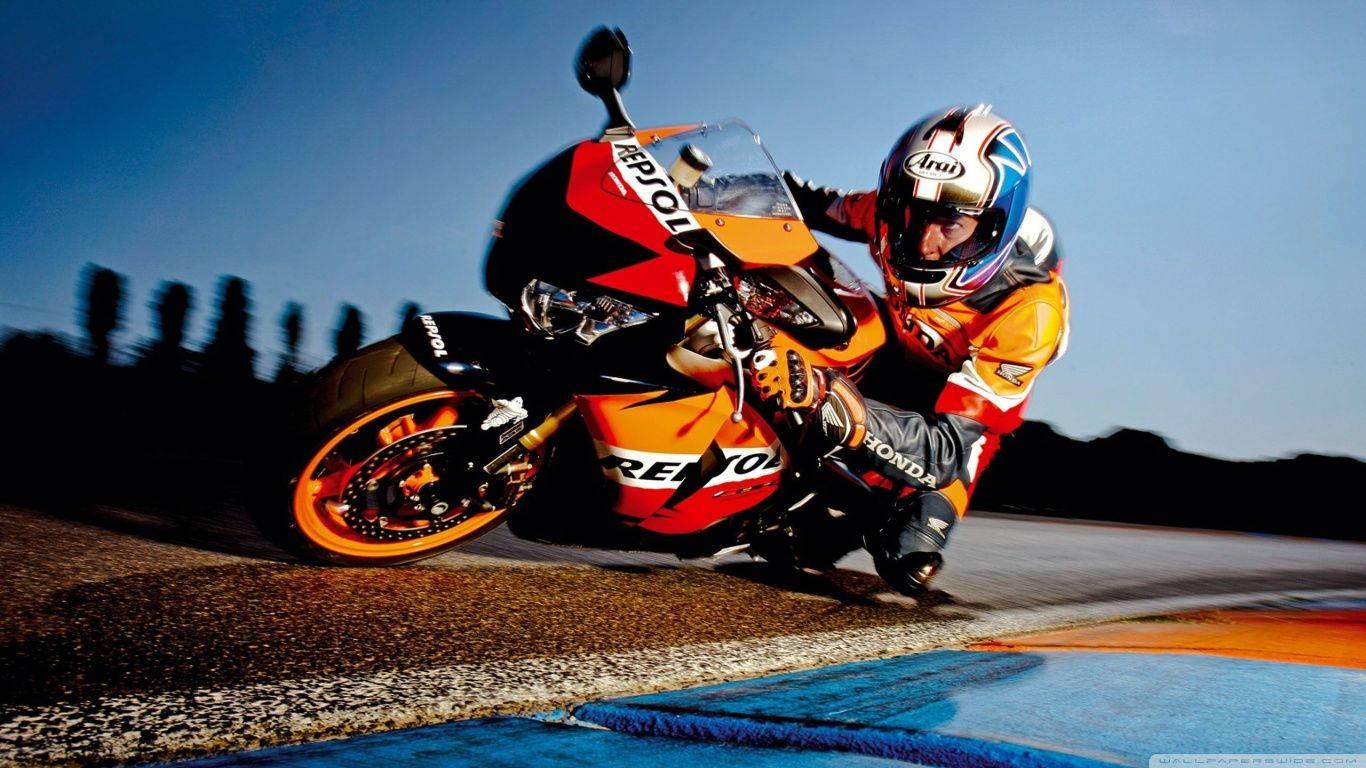 Honda Racing Motorcycle — 1366x768 wallpaper