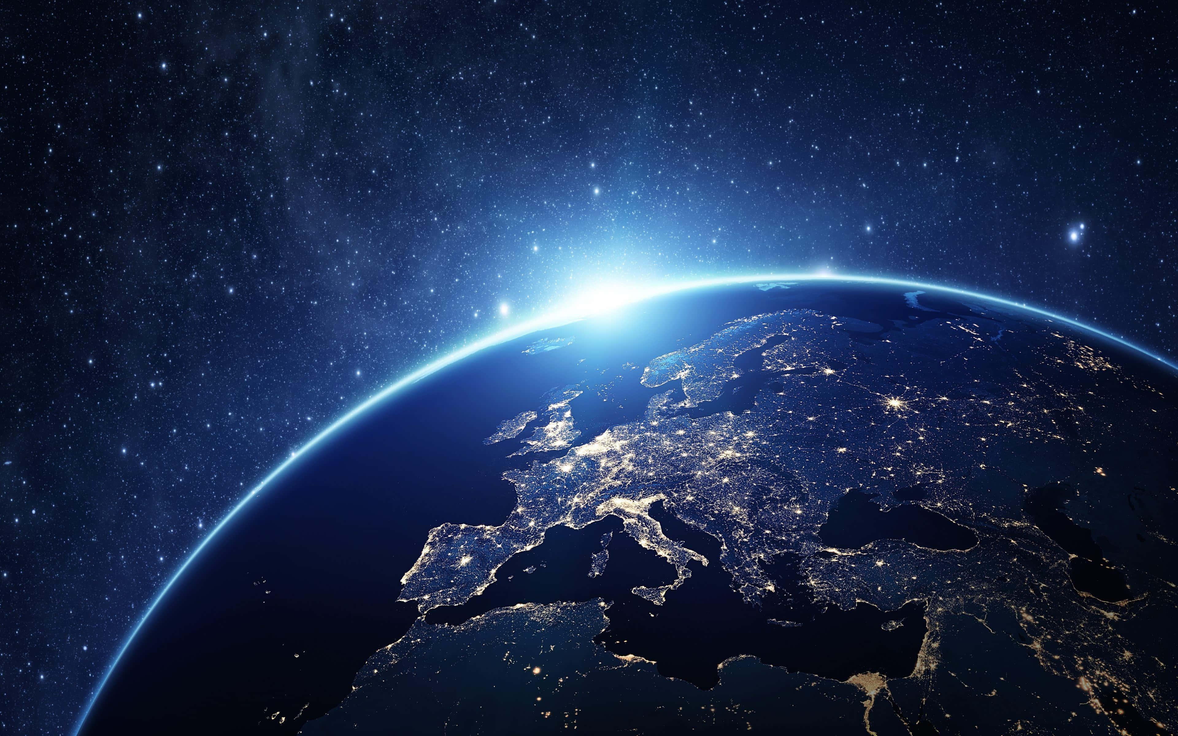 Horizon At Night On Earth Background — 3840x2400 wallpaper
