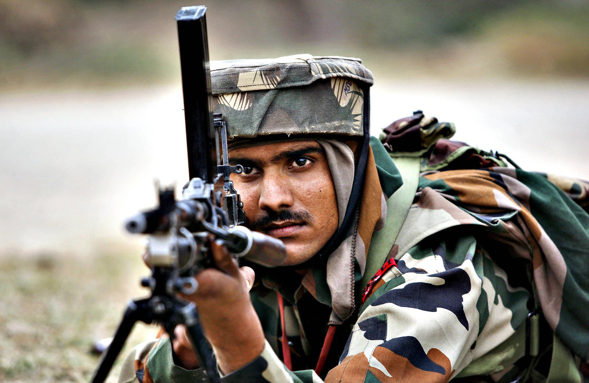 Indian Army Man Aiming — 2048x1331 wallpaper