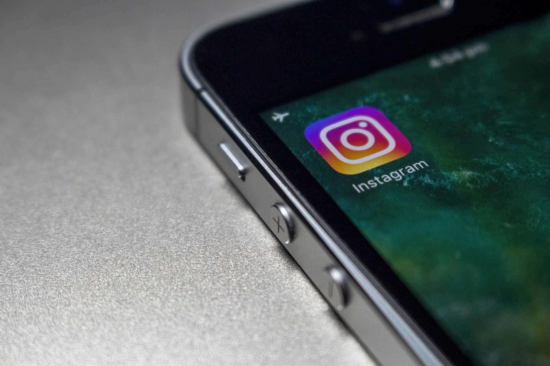instagram is a social media platform that allows users to share photos and videos — 1920x1280 wallpaper
