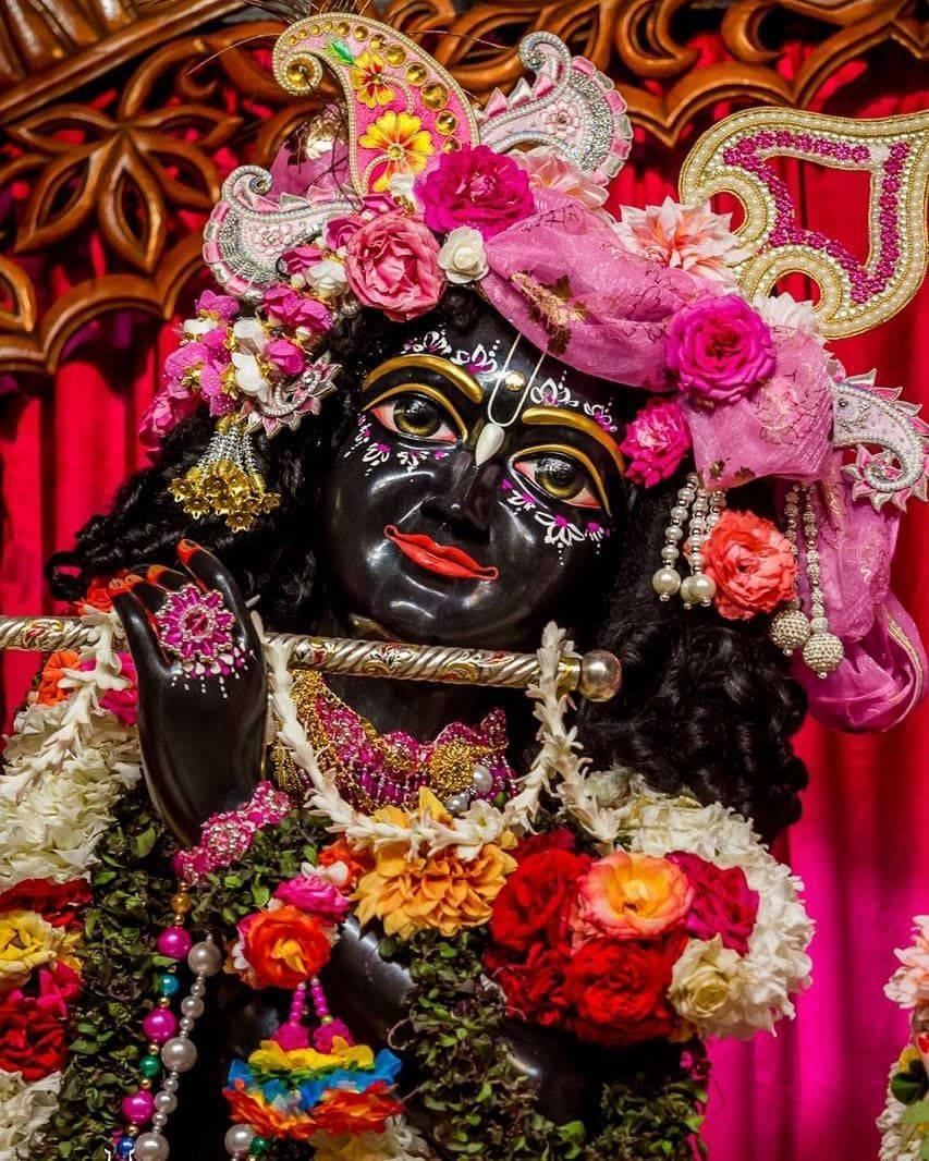 ISKCON Statue Of Lord Krishna Playing The Flute — 853x1066 wallpaper