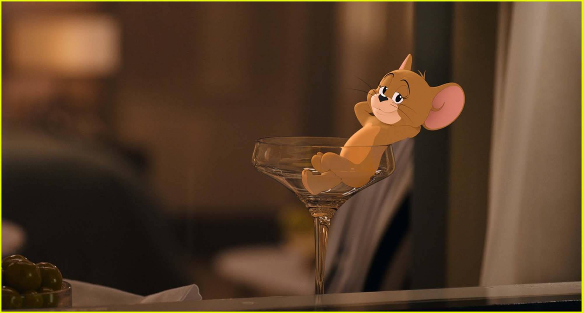 Jerry Mouse Inside Wine Glass — 2000x1075 wallpaper