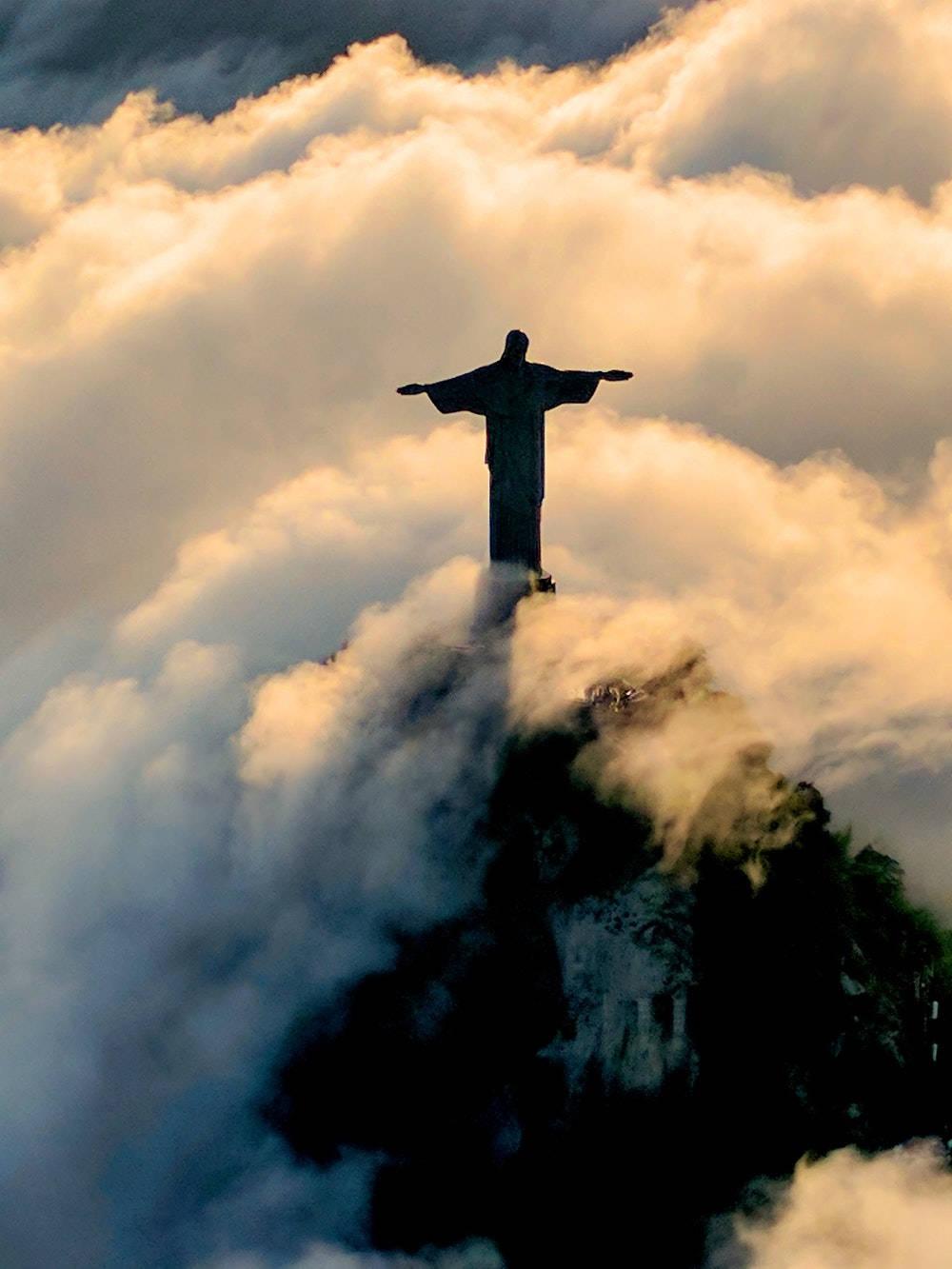 Jesus the Redeemer - Fully Guiding and Loving Us — 1000x1333 wallpaper