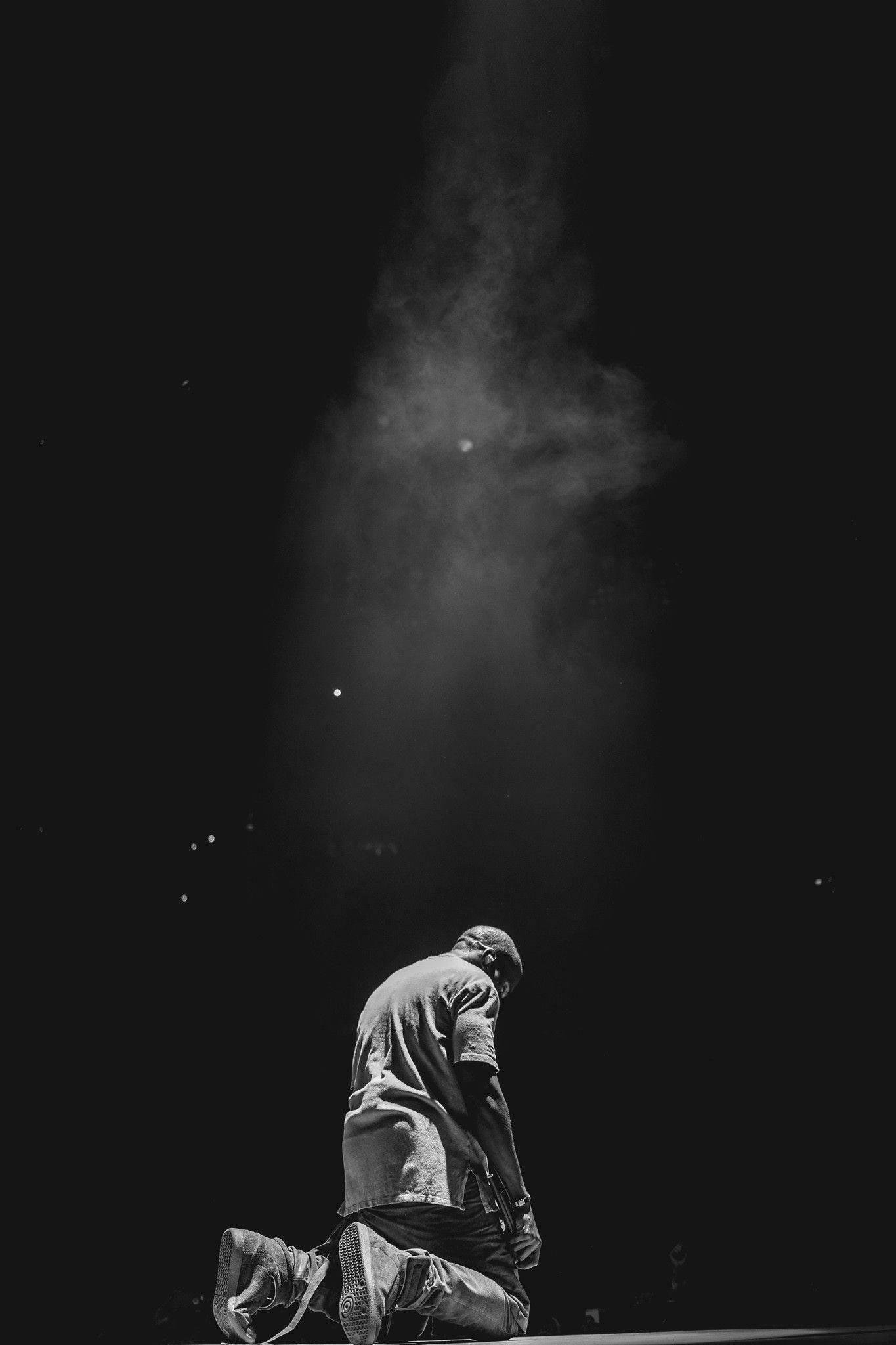 Kanye West Greyscale Concert Photo — 1365x2048 wallpaper