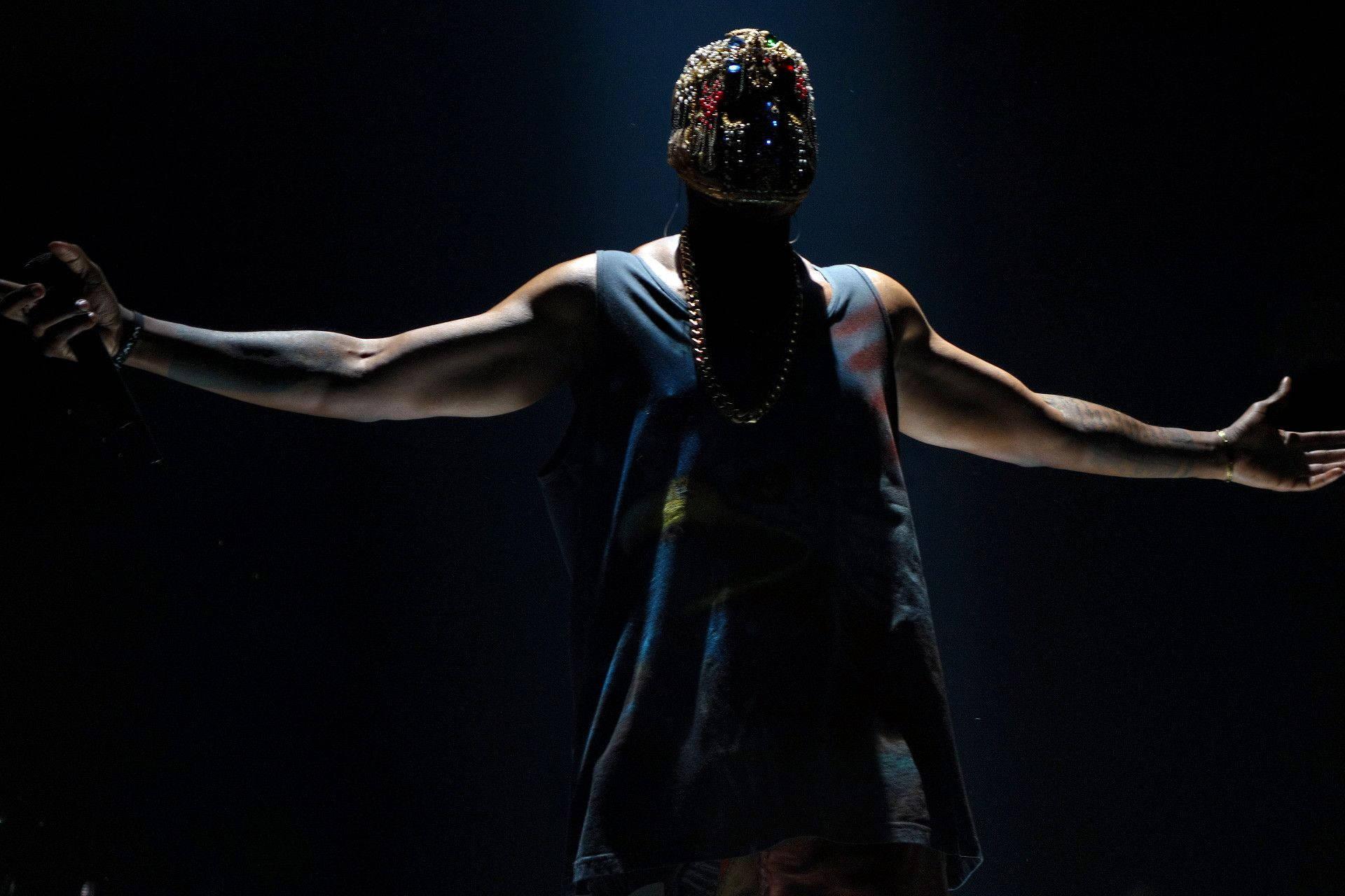 Kanye West In Beaded Mask — 1920x1280 wallpaper