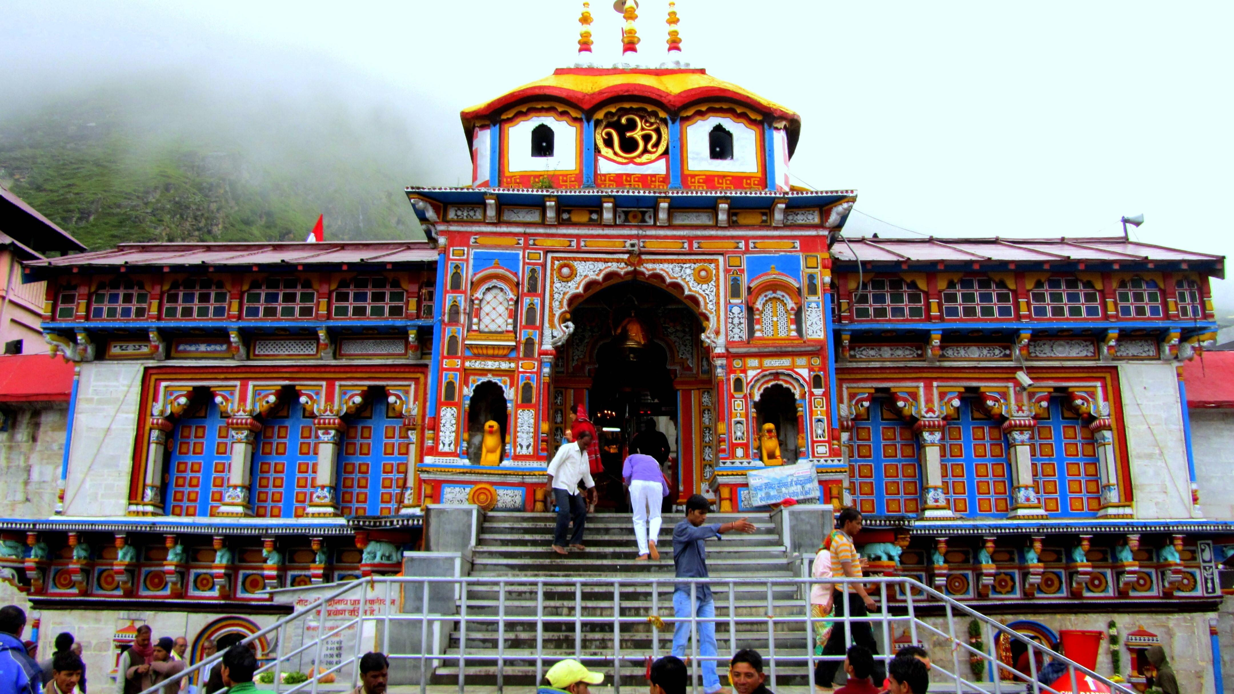 Kedarnath Colorful Temple 4K — 4320x2432 wallpaper