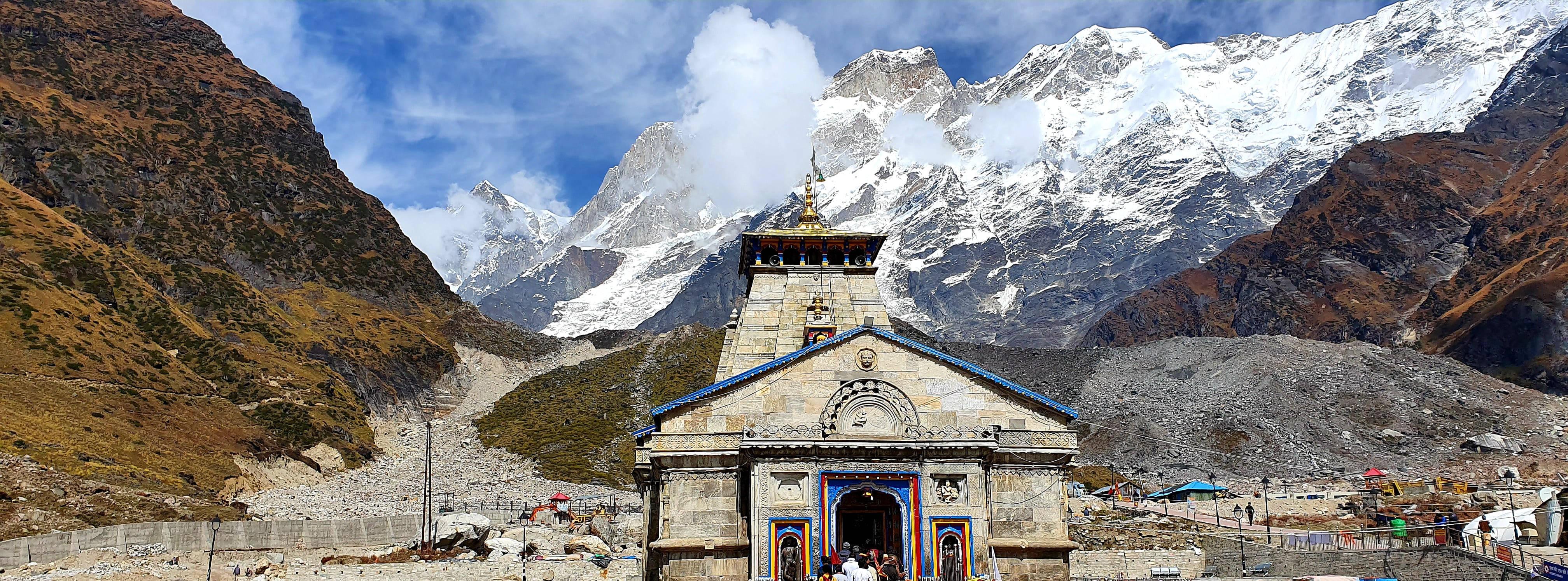 Kedarnath Temple At Daylight 4K — 4032x1495 wallpaper
