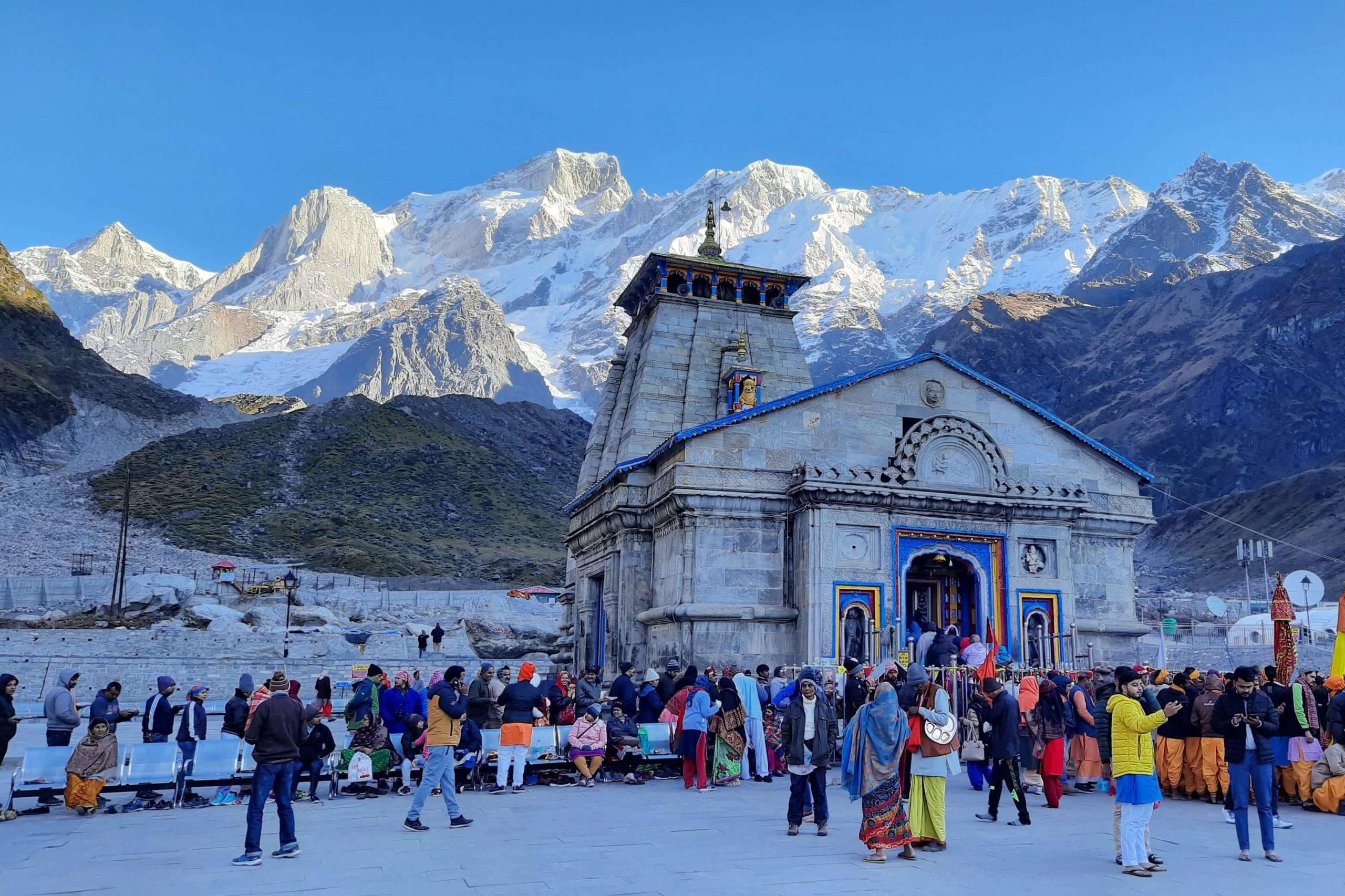 Kedarnath Temple Crowd 4K — 2560x1706 wallpaper