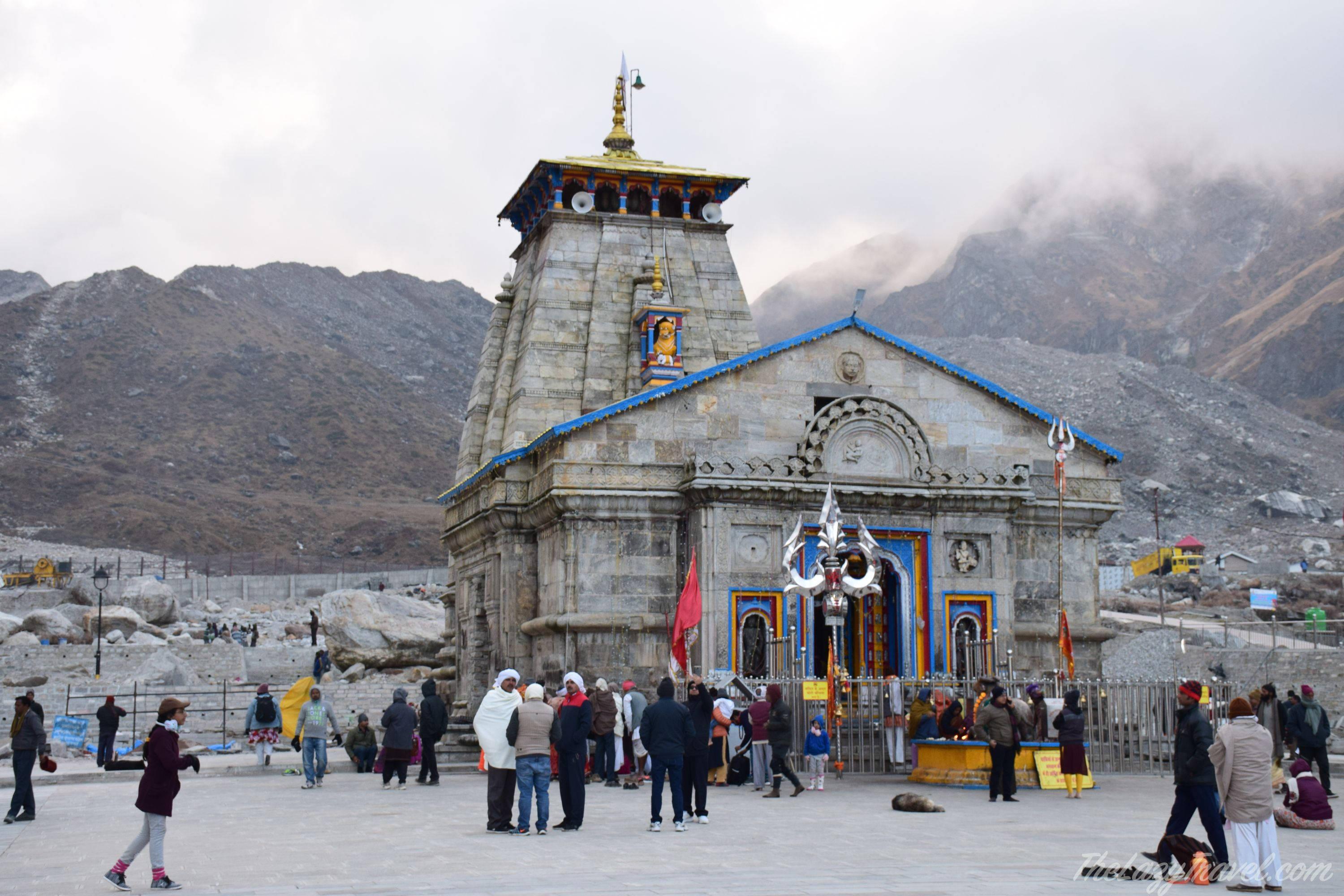 Kedarnath Temple Tourists 4K — 3000x2000 wallpaper