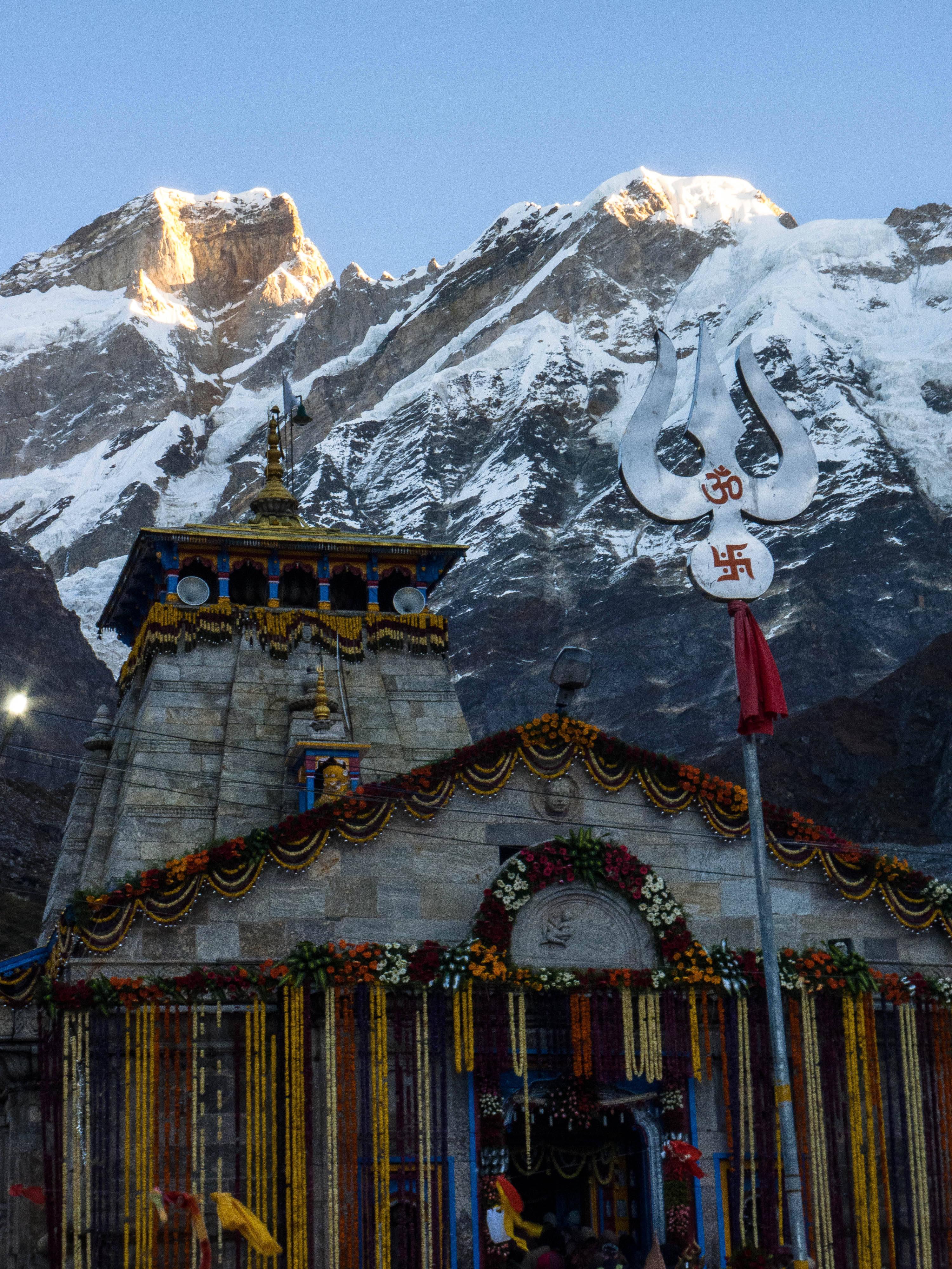 Kedarnath Trident Pole 4K — 3000x4000 wallpaper